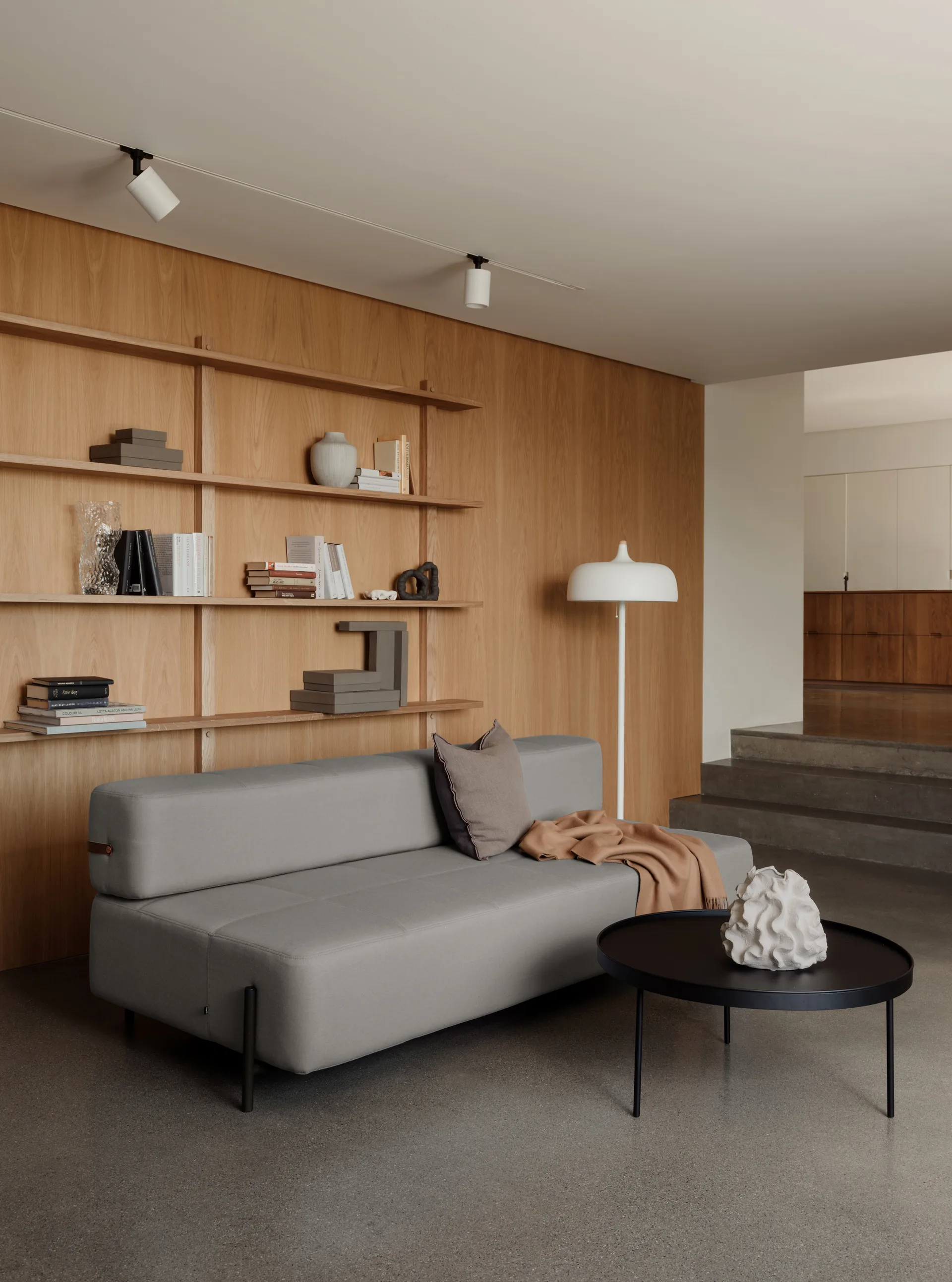 Acorn 落地灯, Matte 白色 Northern