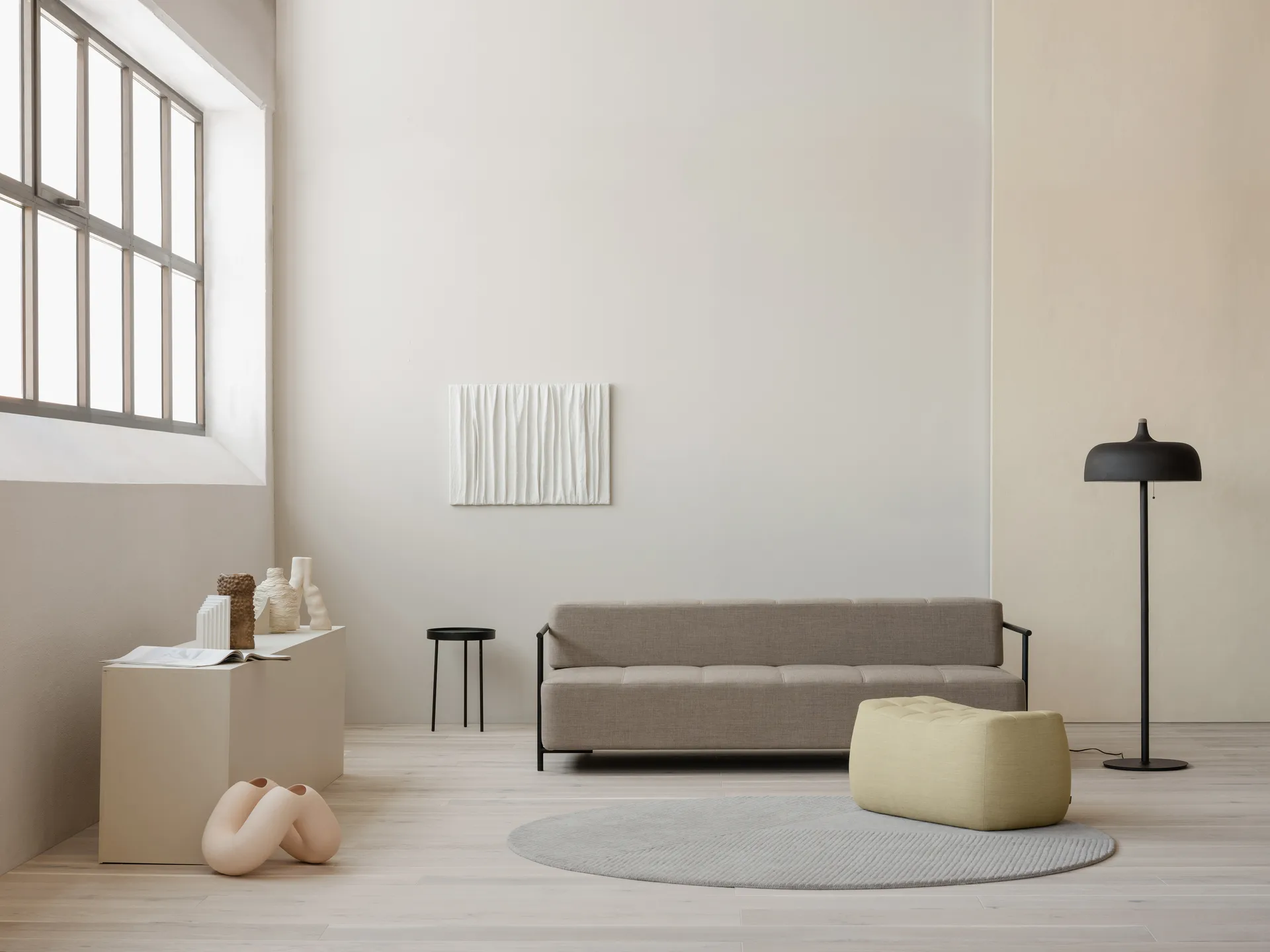 Acorn 落地灯, Matte 黑色 Northern