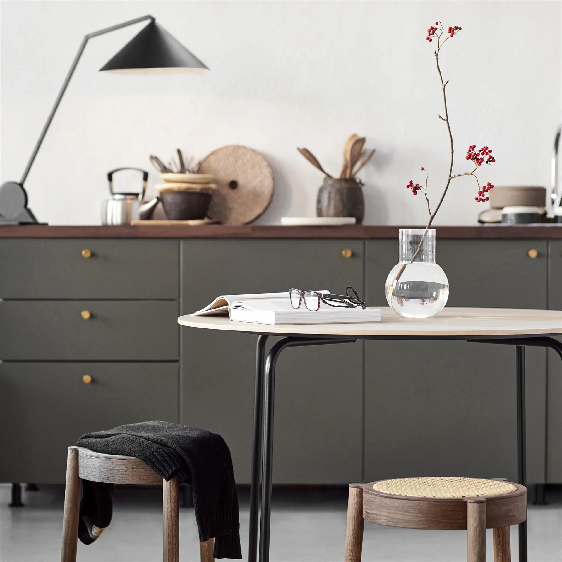 Pal stool with rattan seat 凳子, smoked oak Northern