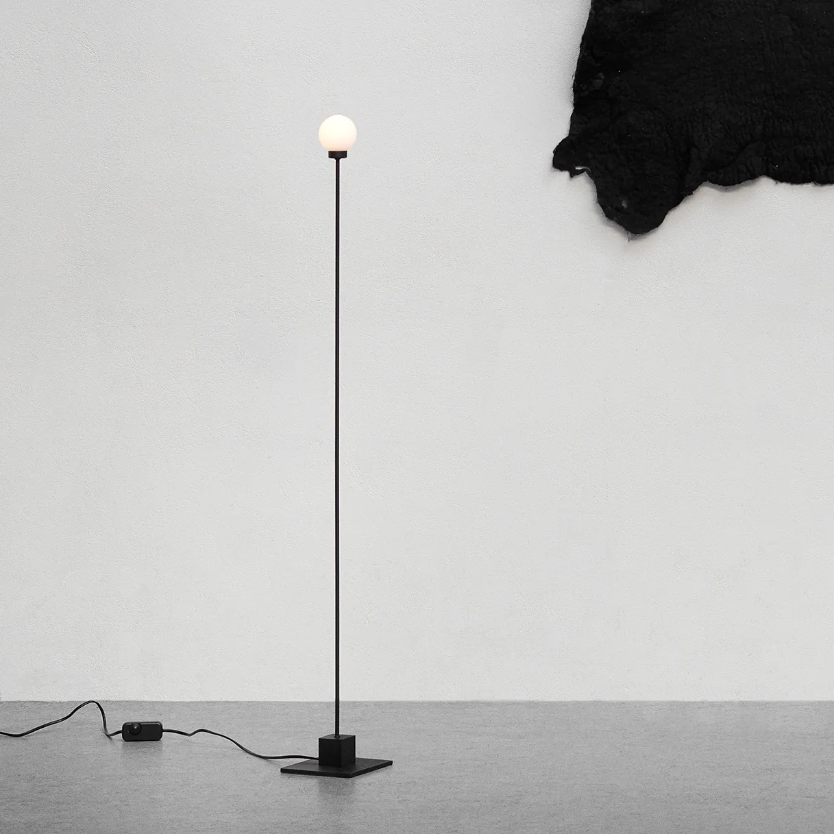 Snowball 落地灯, 黑色 Northern