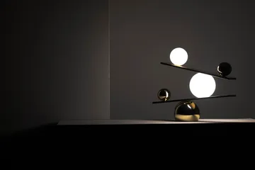 Balance台灯 - 黄铜，v2 - Oblure