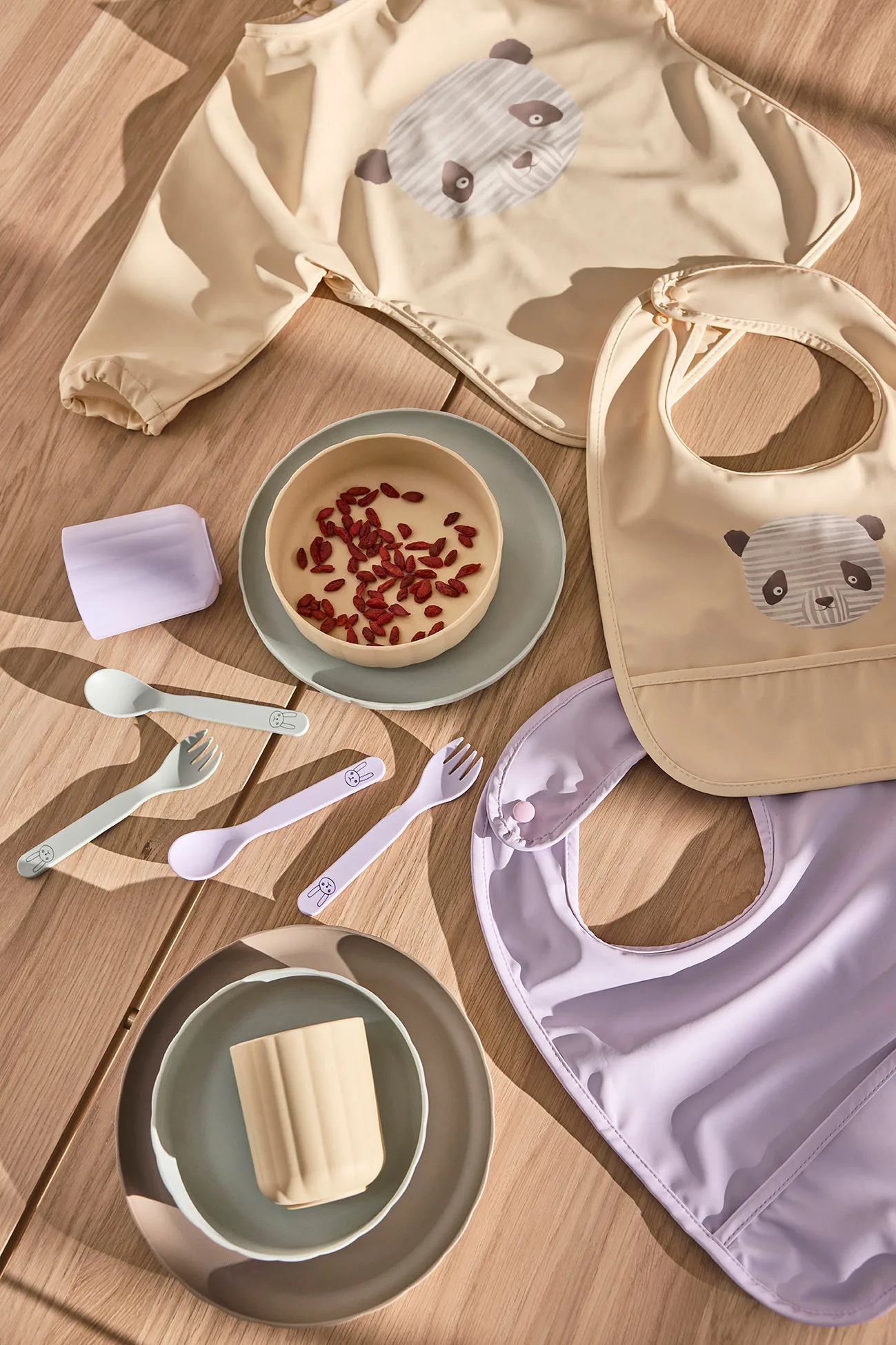 Lun Lun panda bib with sleeve, Butter OYOY