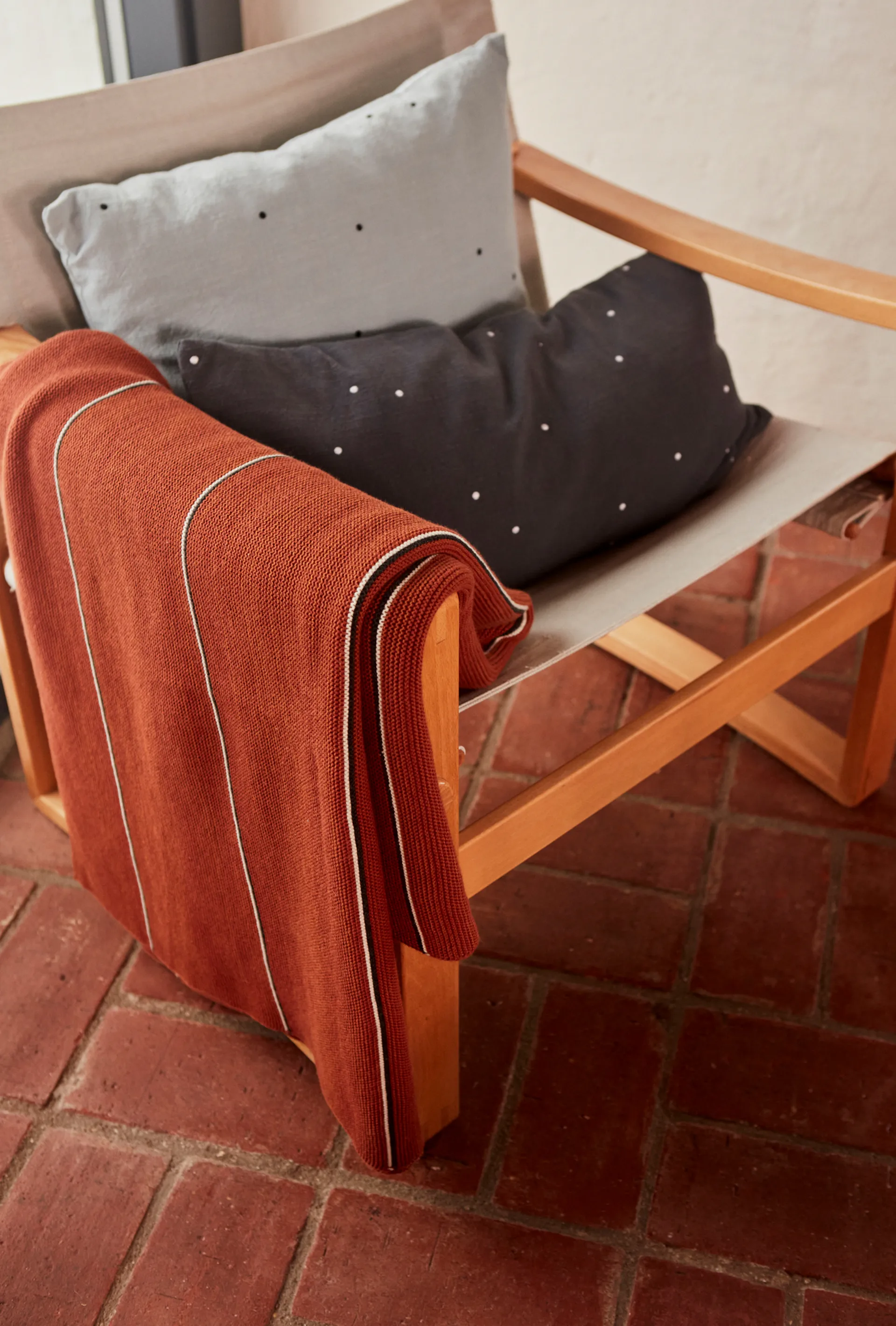 Rivi 毯子  134x184 cm, Nutmeg OYOY