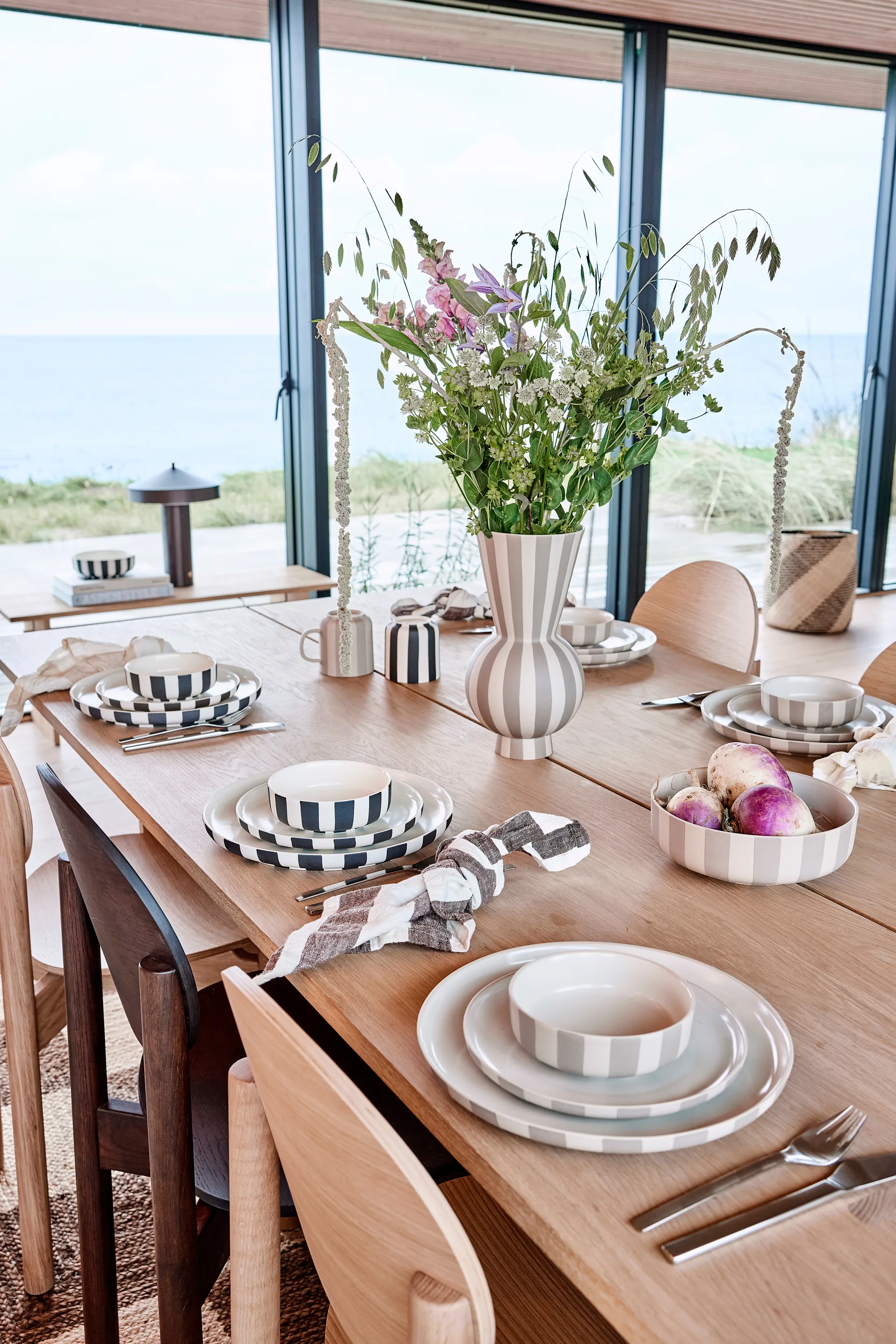 Toppu 碗 Ø20 cm, 黑色-白色 OYOY