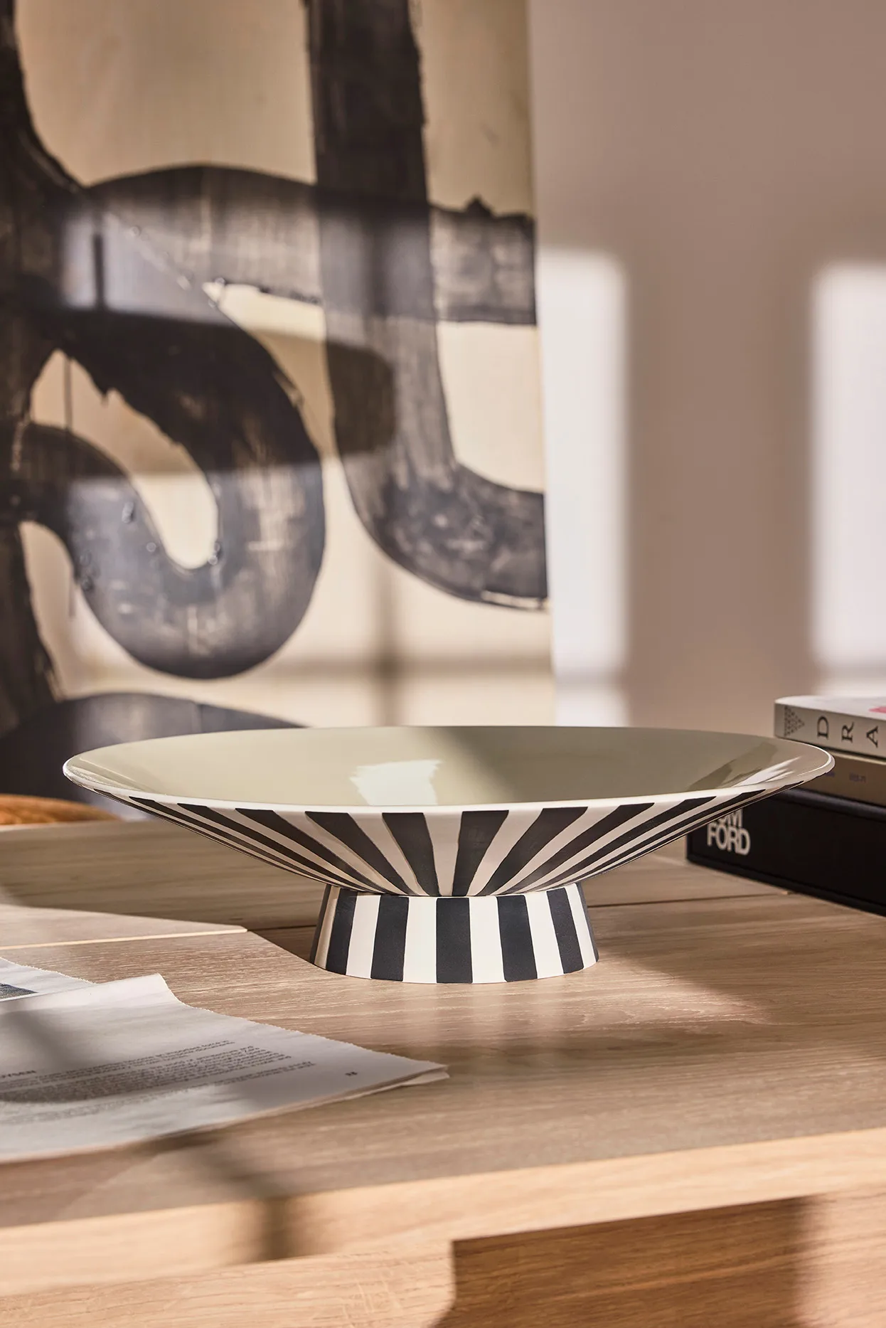 Toppu centerpiece low Ø39x10,5 cm, Vanilla-黑色-白色 OYOY