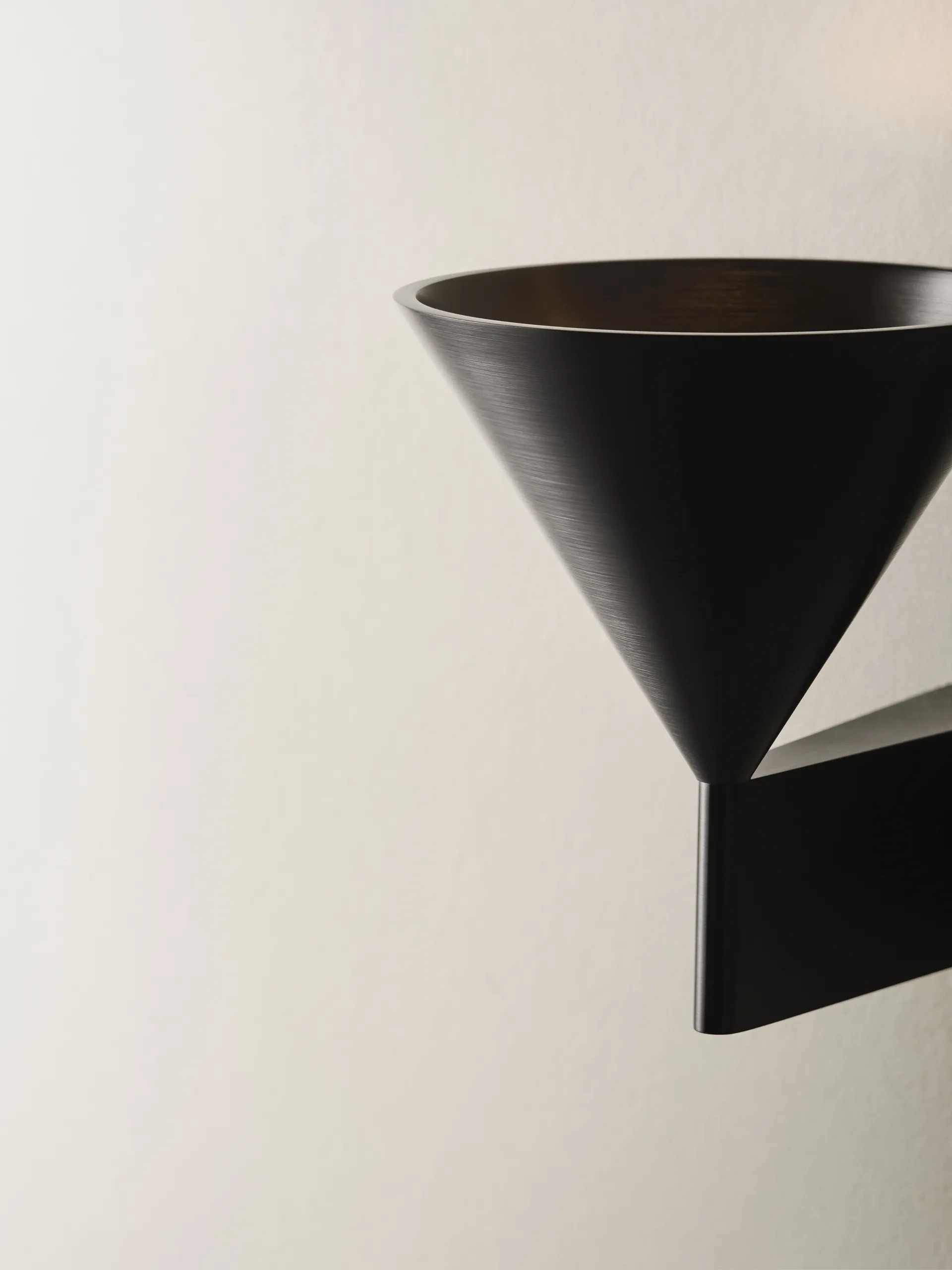 Apollo 14 壁灯, Darkest hour Pholc