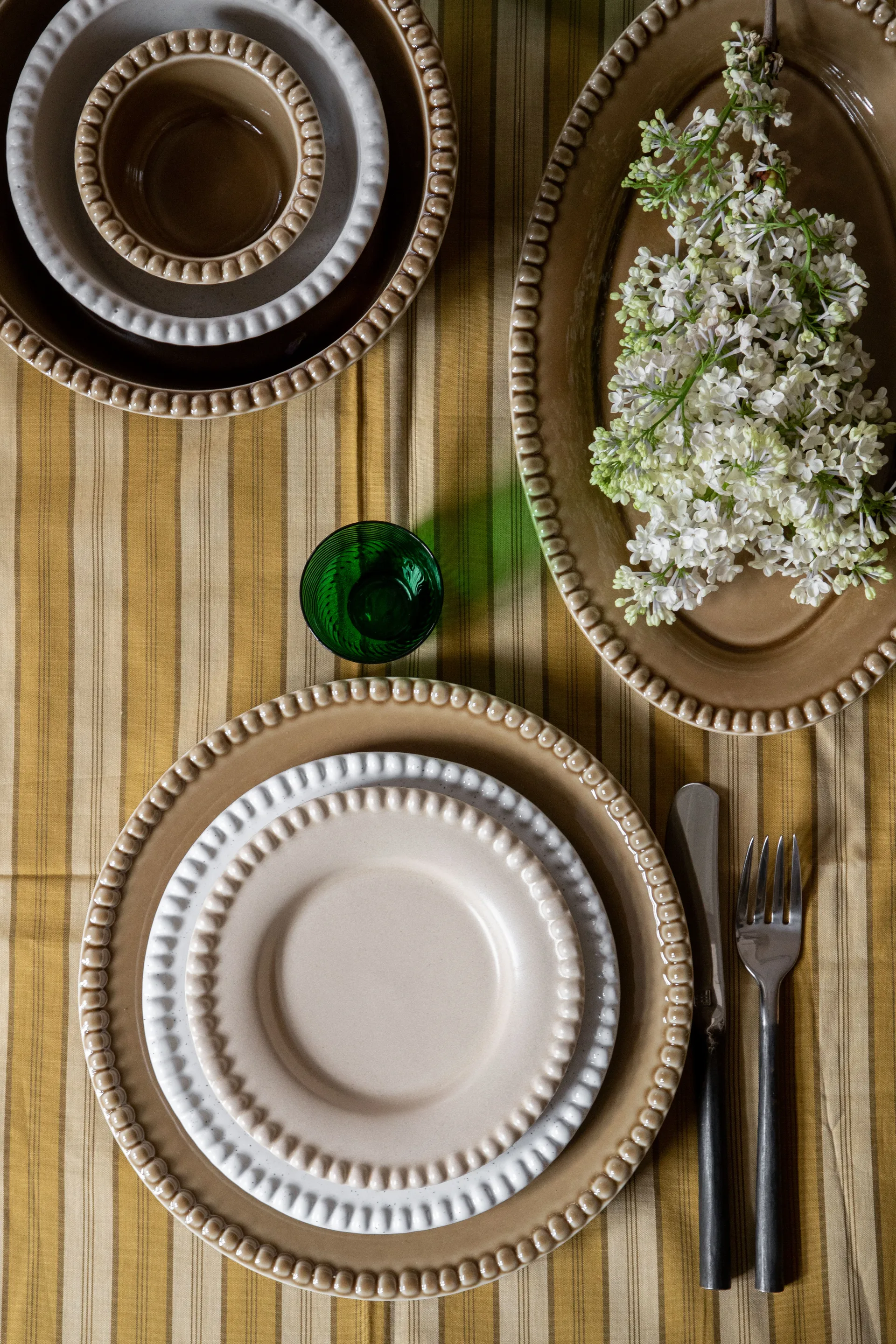 Daria serving 盘子 35 cm stengods, Umbra PotteryJo