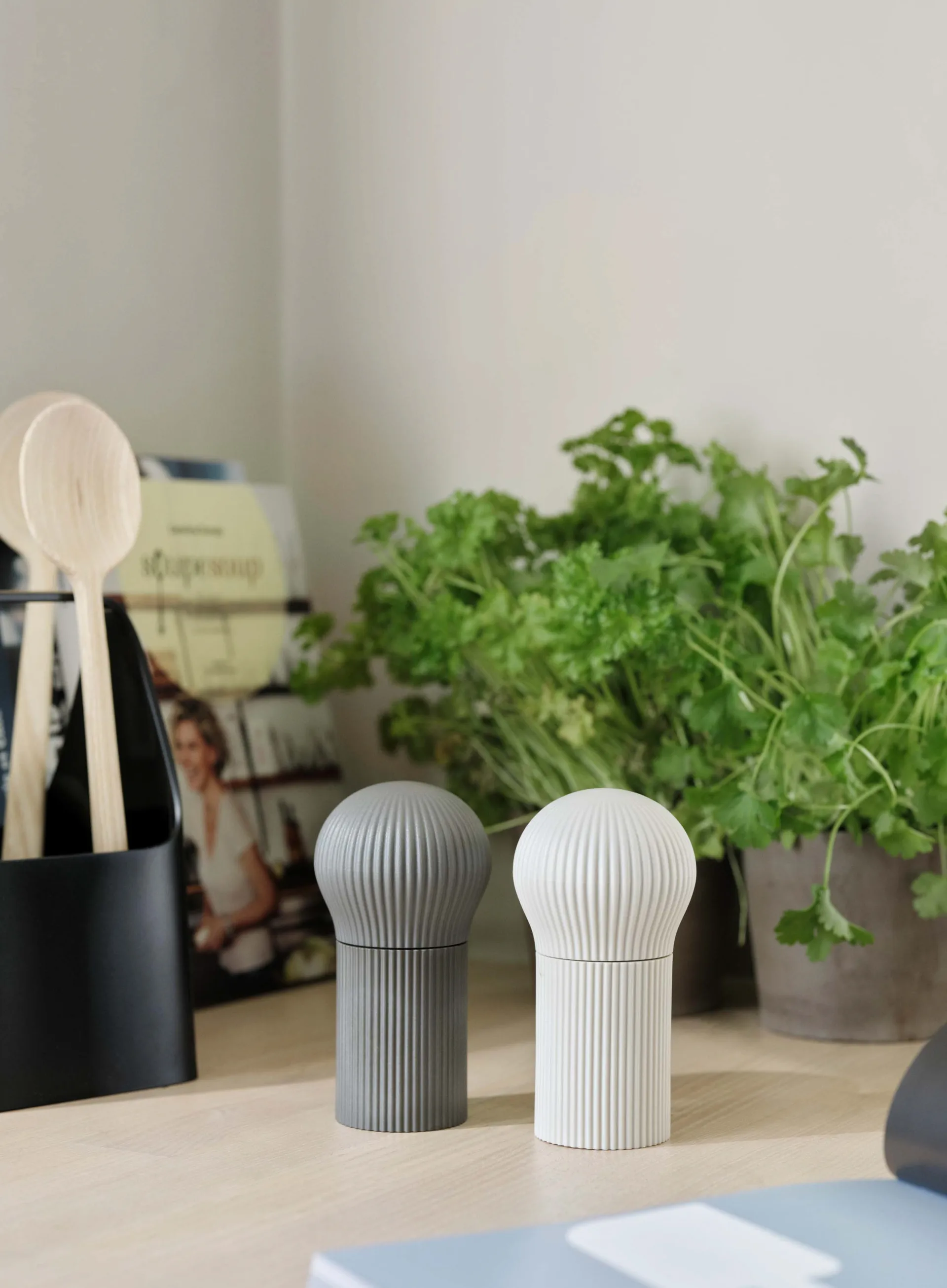 CHEFFY salt-/pepper mill 12.5 cm, Chalk RIG-TIG