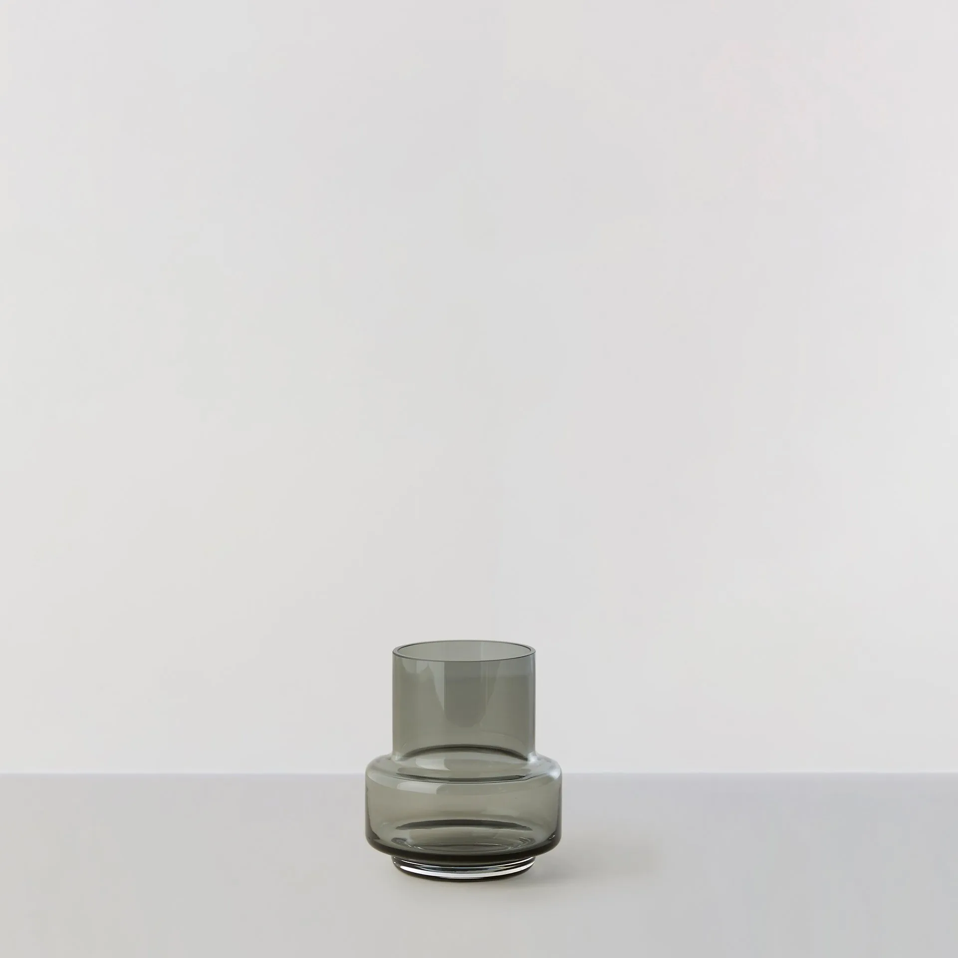 Hurricane tea light no. 25, Smoked 灰色 Ro Collection