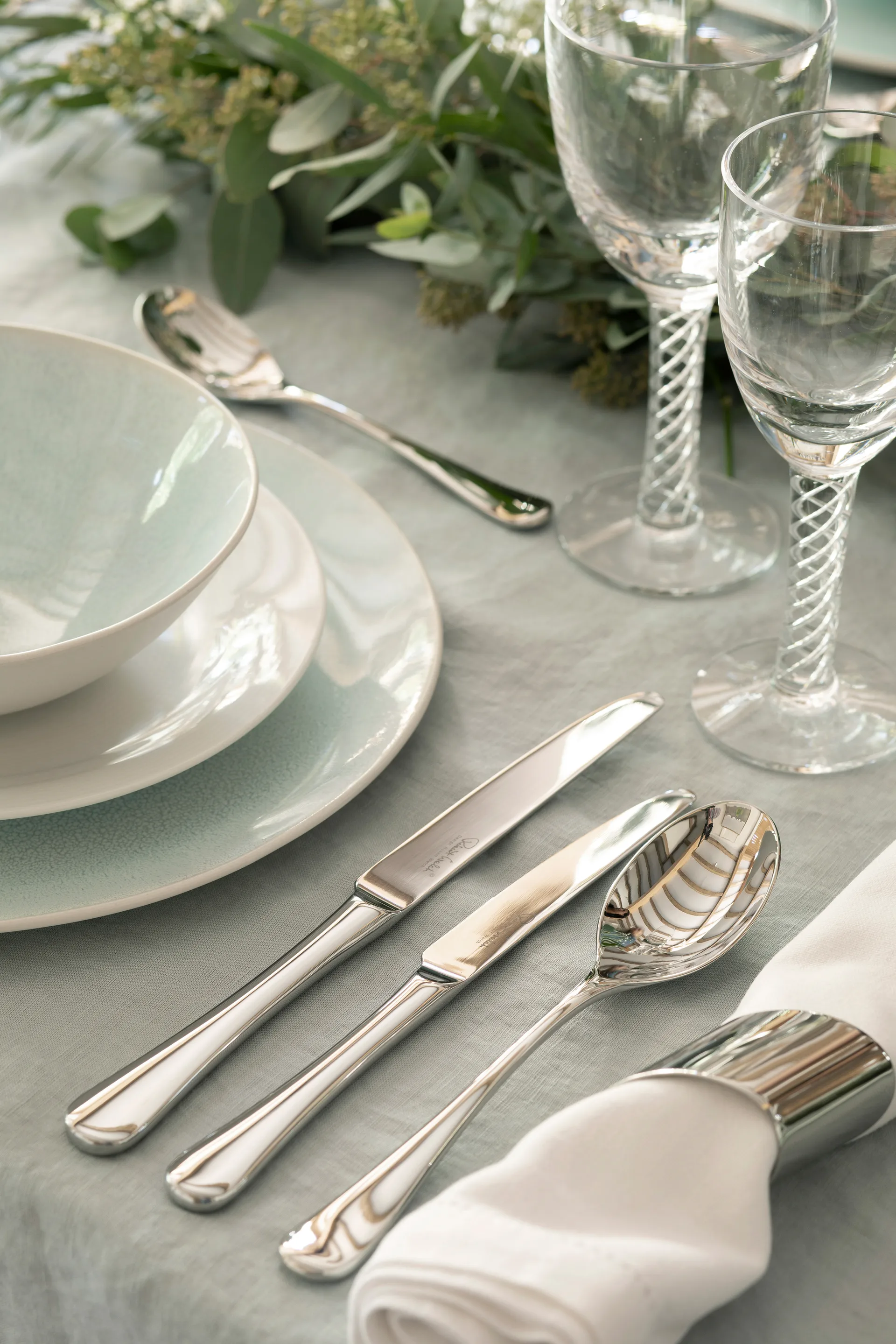 Radford 餐具 cutlery mirror, 84 pieces Robert Welch