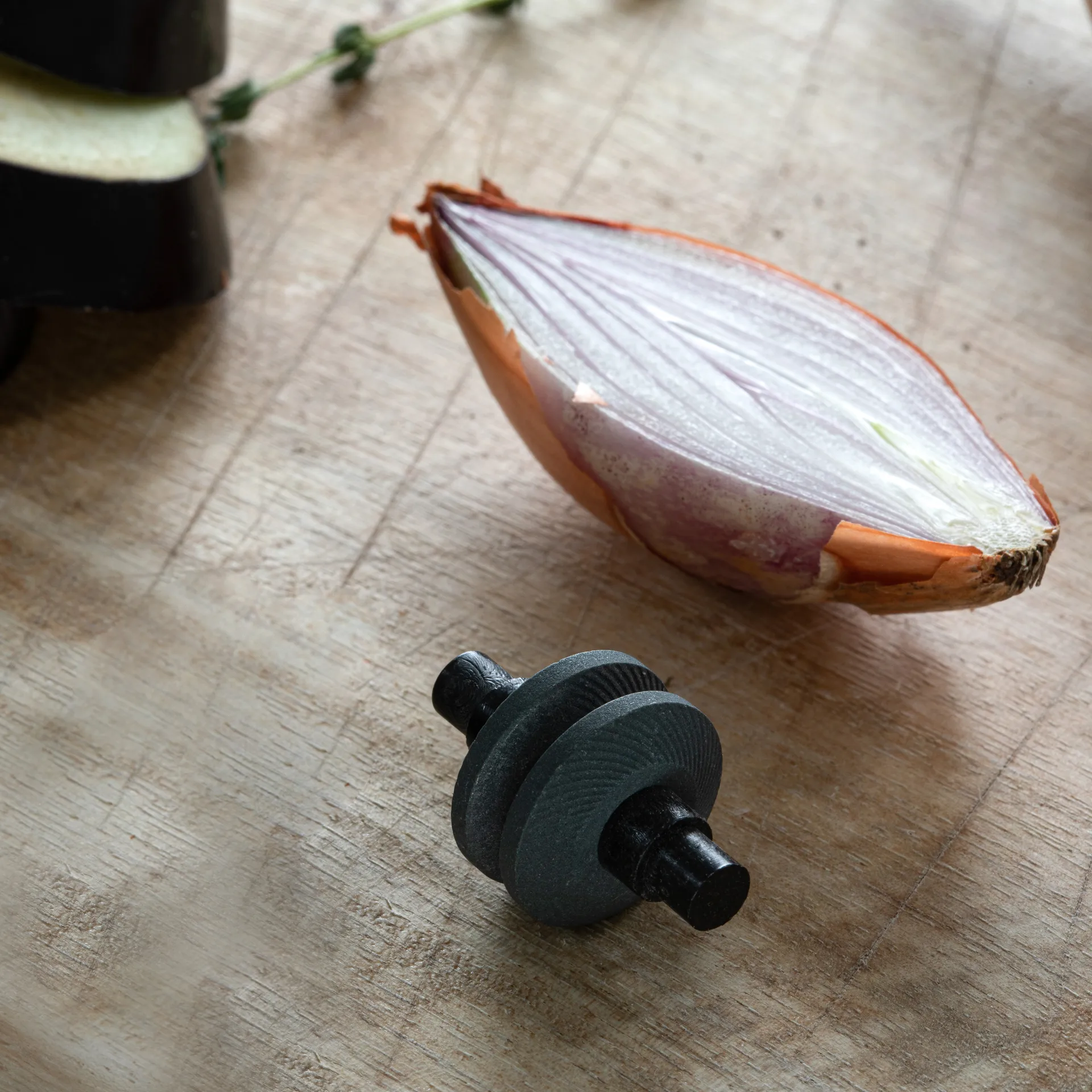 Signature 陶瓷轮磨刀器, 黑色 Robert Welch
