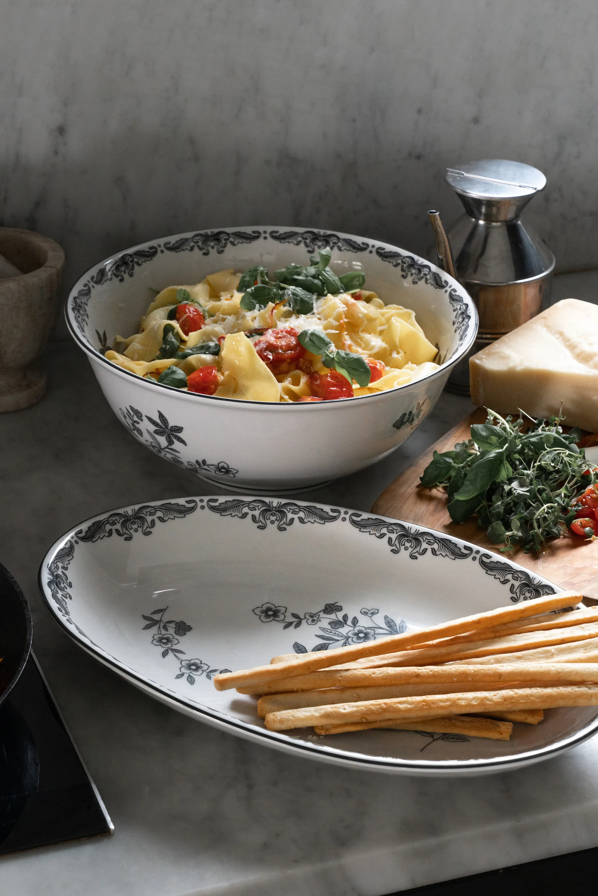 Ostindia Black 盘子 椭圆形 22x33 cm, 黑色 Rörstrand