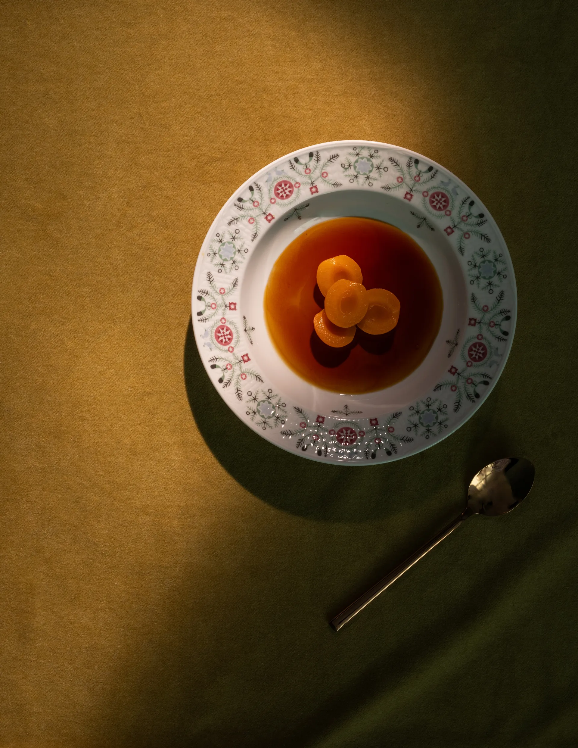 Swedish Grace Winter 优雅冬日系列 深盘 Ø25 cm, 白色 Rörstrand