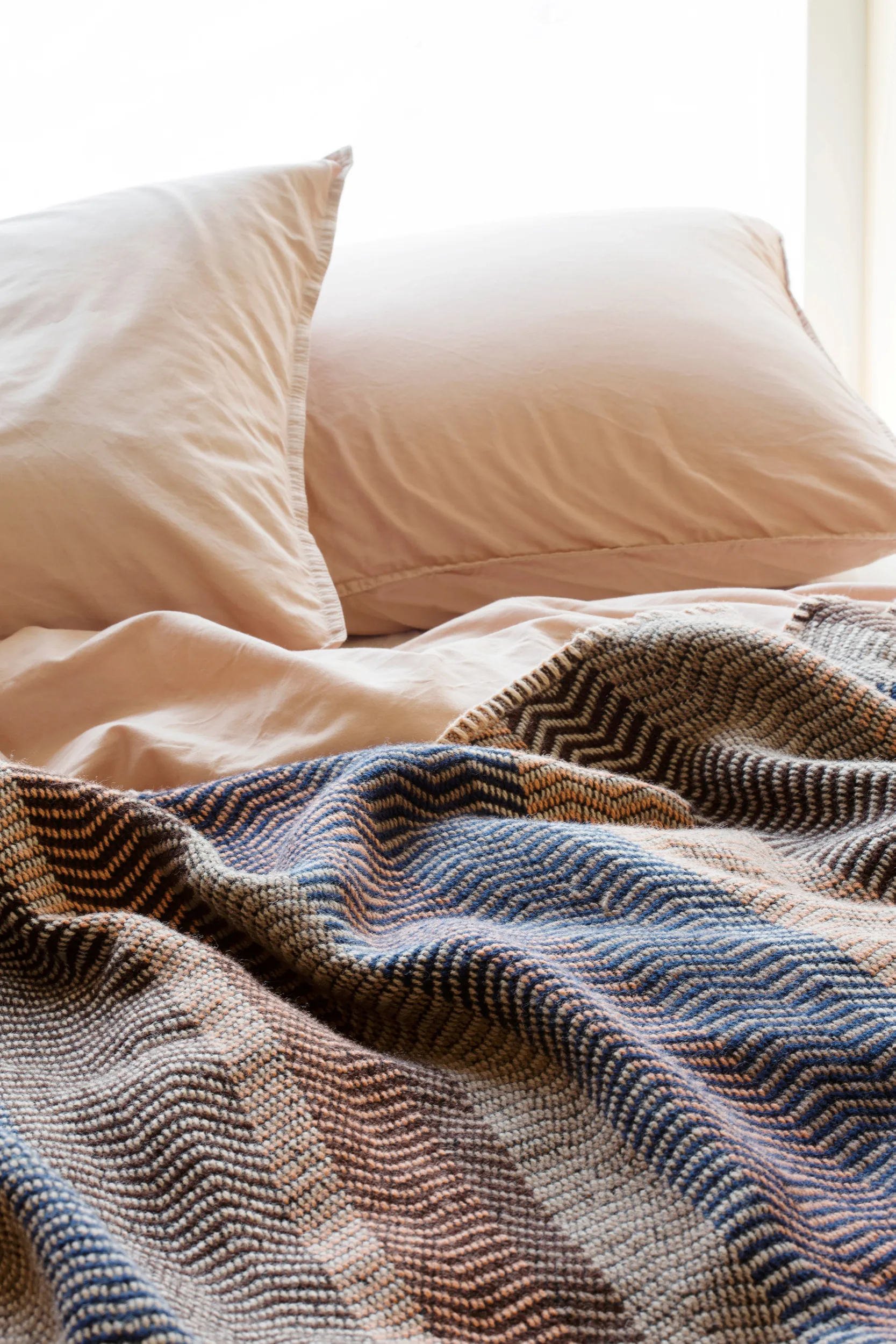 Fri 毯子 150x200 cm, By the fire Røros Tweed