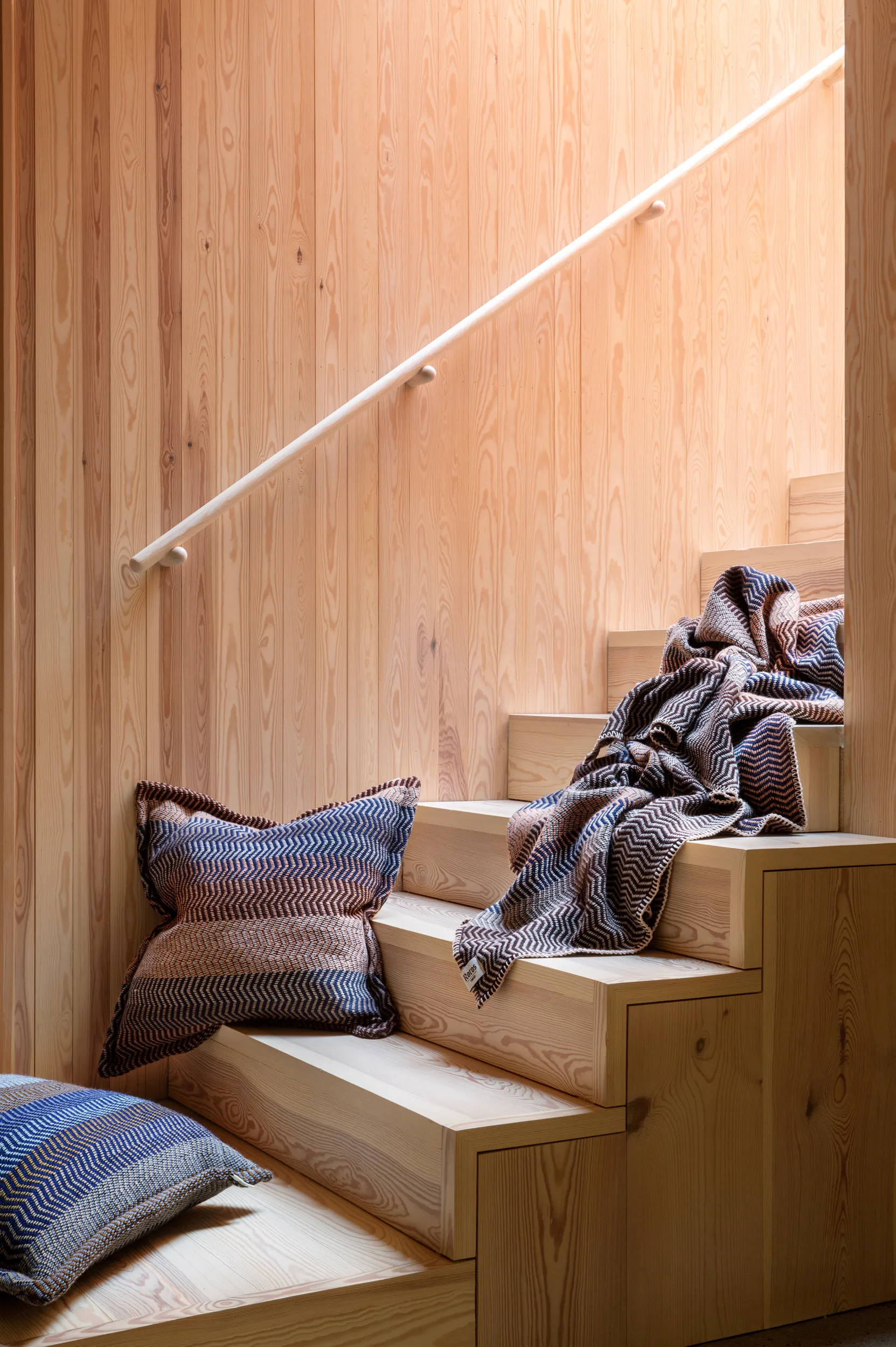 Fri 毯子 150x200 cm, By the fire Røros Tweed