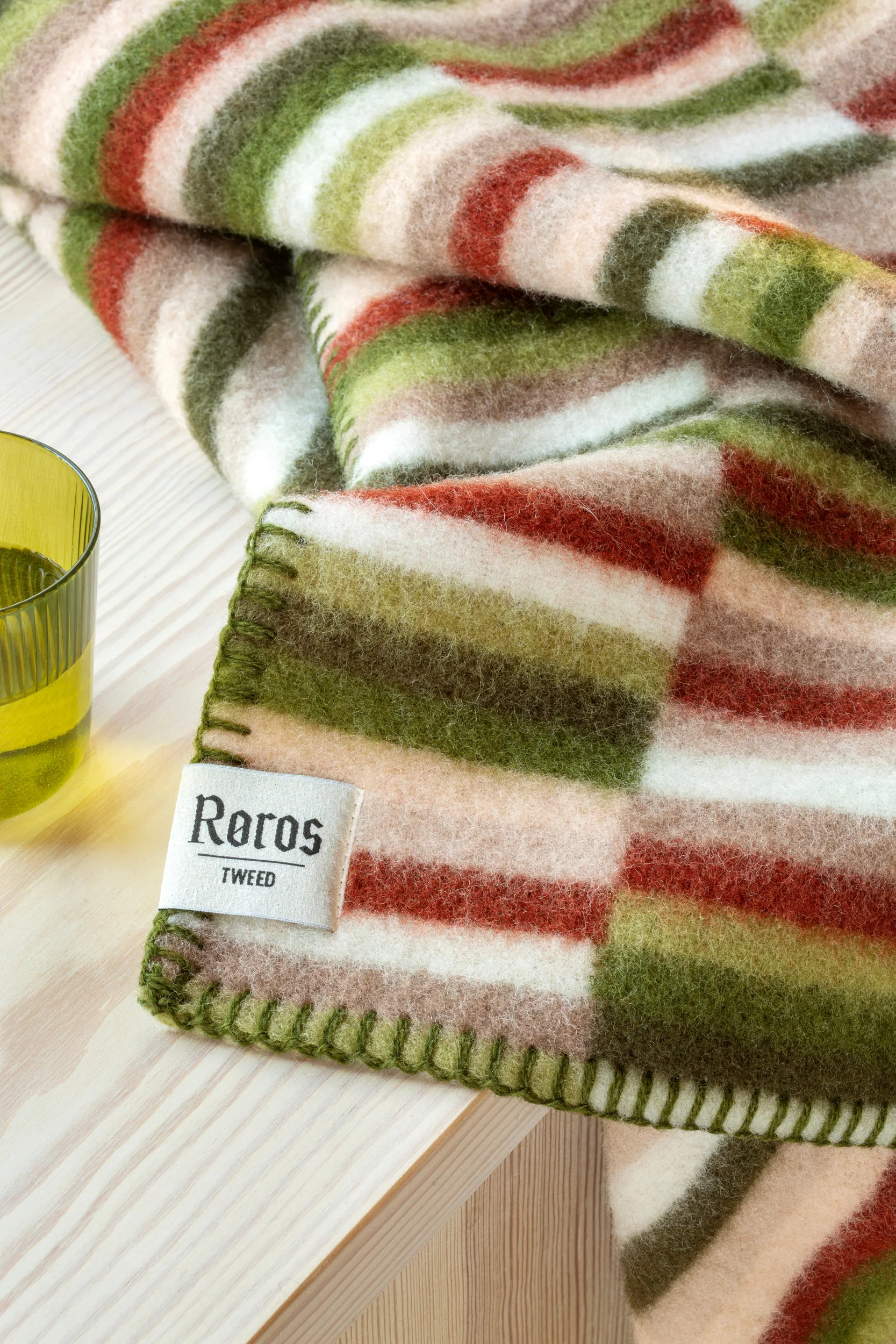 Ida 艾达 羊羔毛毯子 135x200 cm, 橄榄色 burgundy Røros Tweed