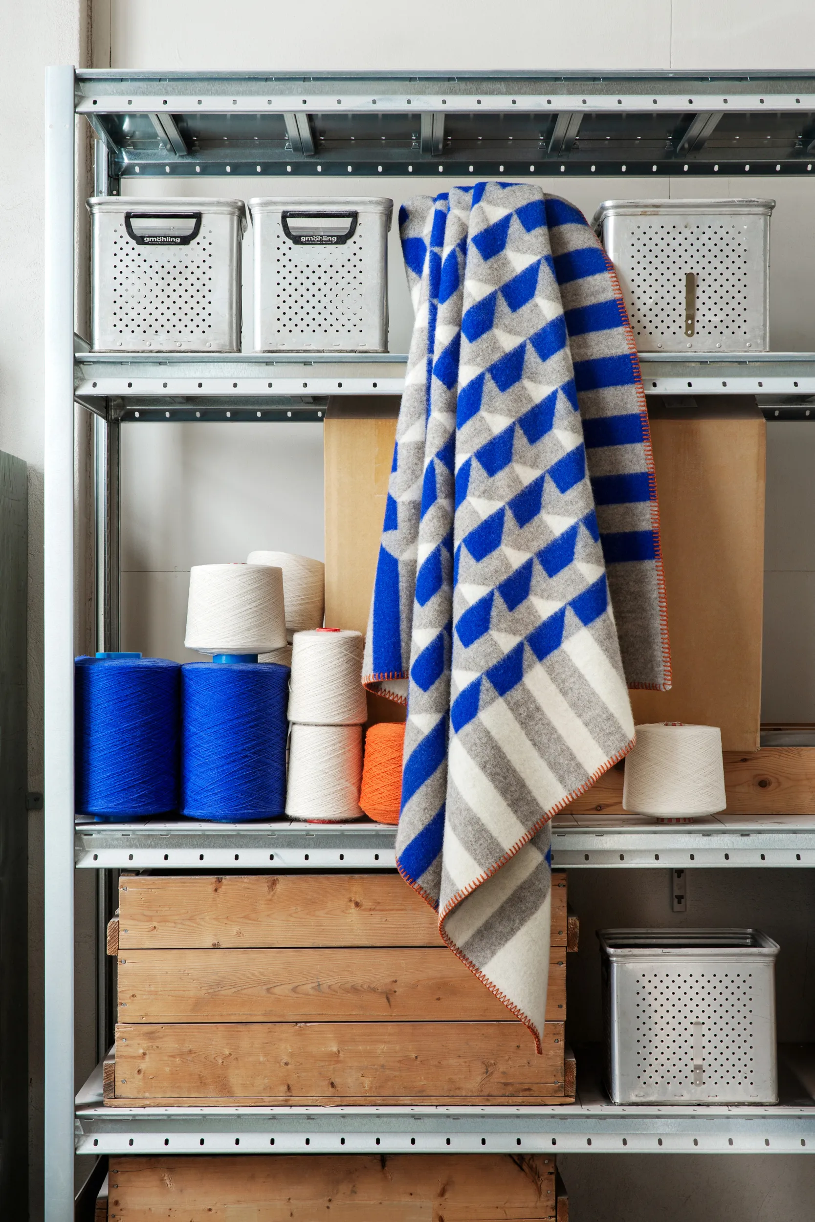 Kvam 格纹 羊羔毛毯子 135x200 cm, 蓝色 Røros Tweed