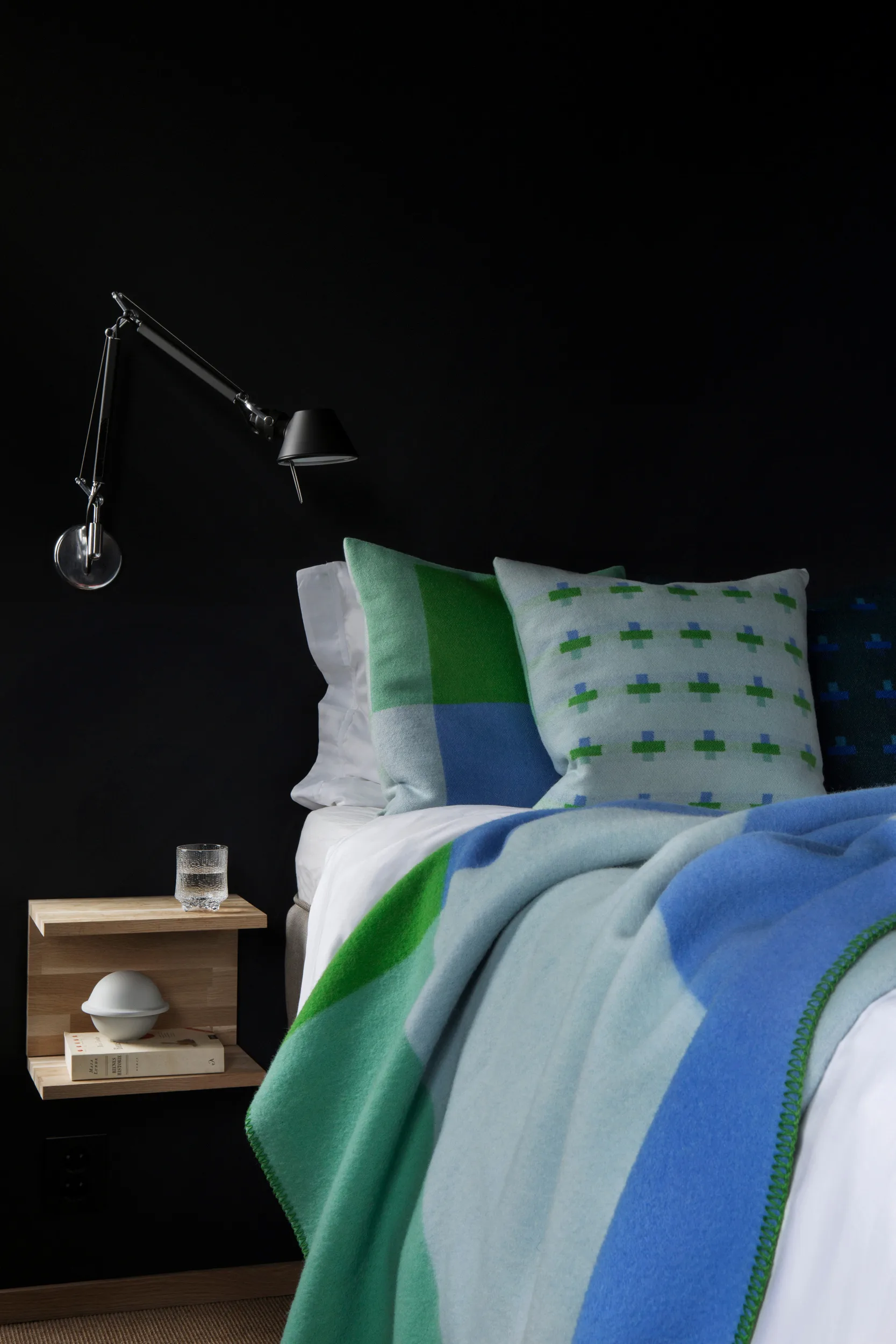 Syndin 彩色方块 羊羔毛毯子 135x200 cm, Glacier Røros Tweed