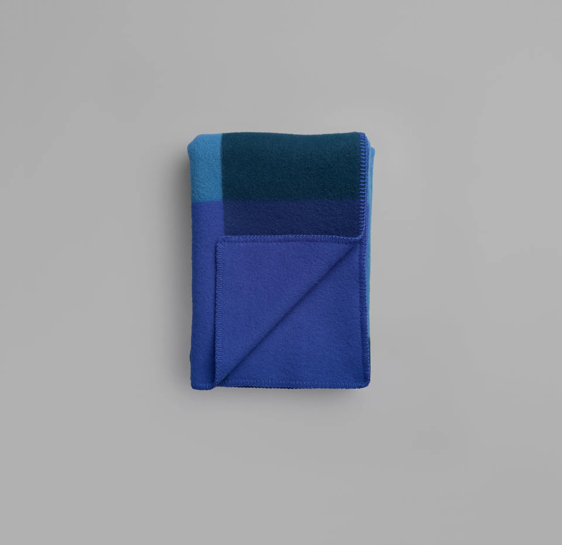 Syndin 彩色方块 羊羔毛毯子 135x200 cm, Well Røros Tweed