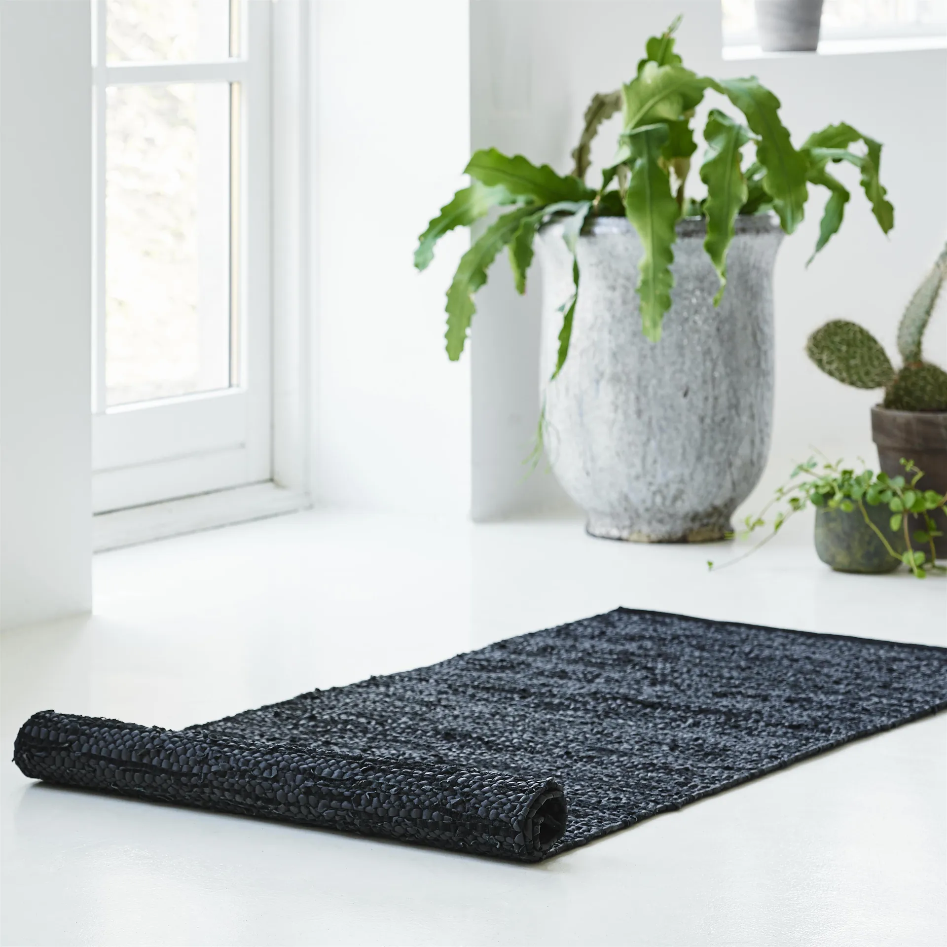 Leather 地毯  65x135 cm, 黑色 (黑色) Rug Solid