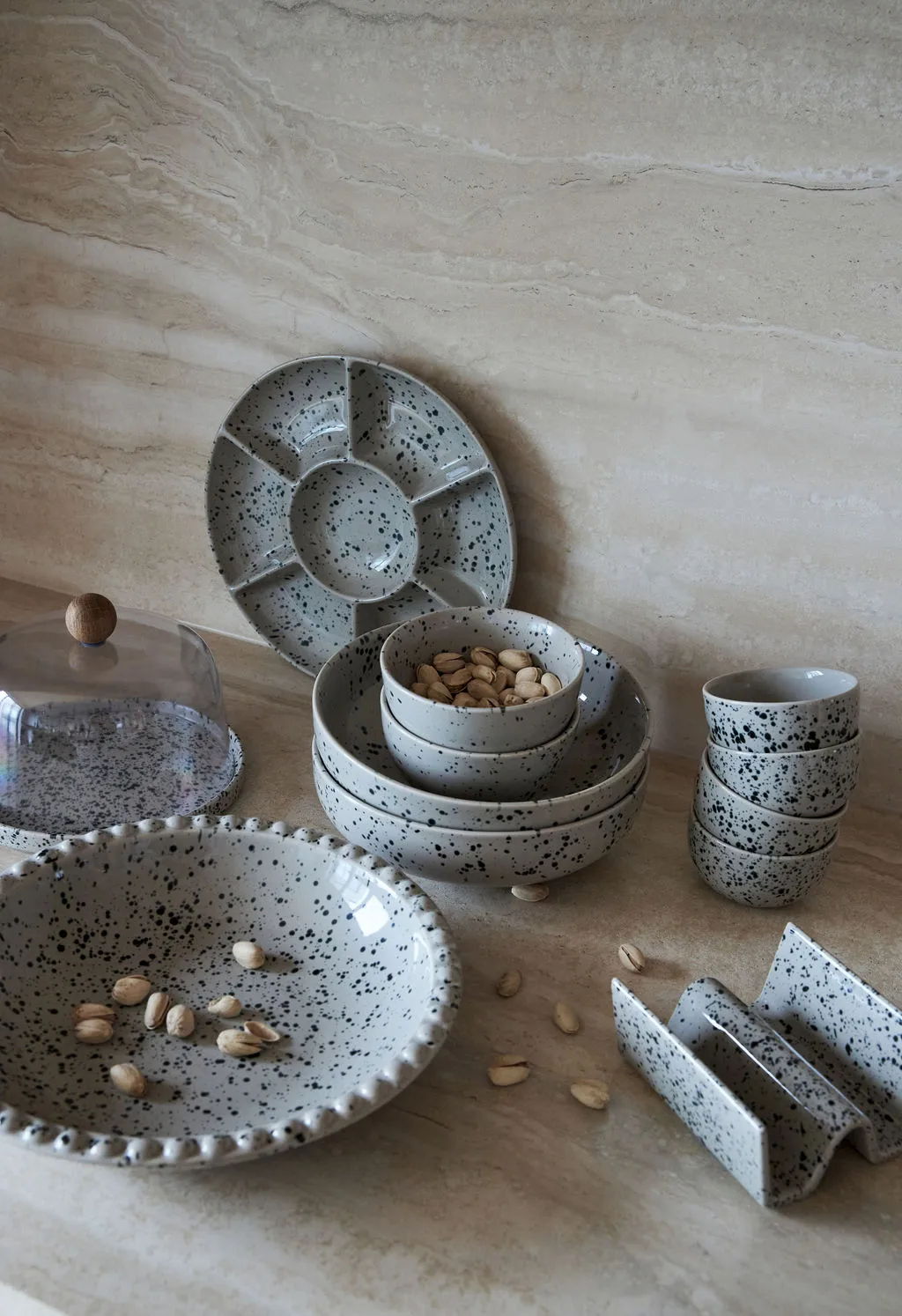 Ditte 深型大餐盘, 灰色_黑色 Sagaform