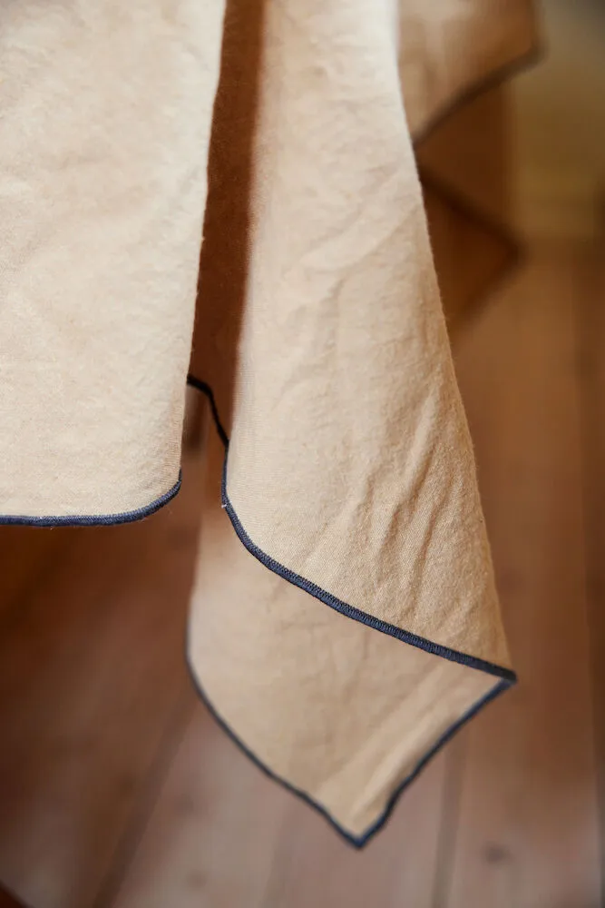 Edith 桌布 150x280 cm, 米色 Sagaform