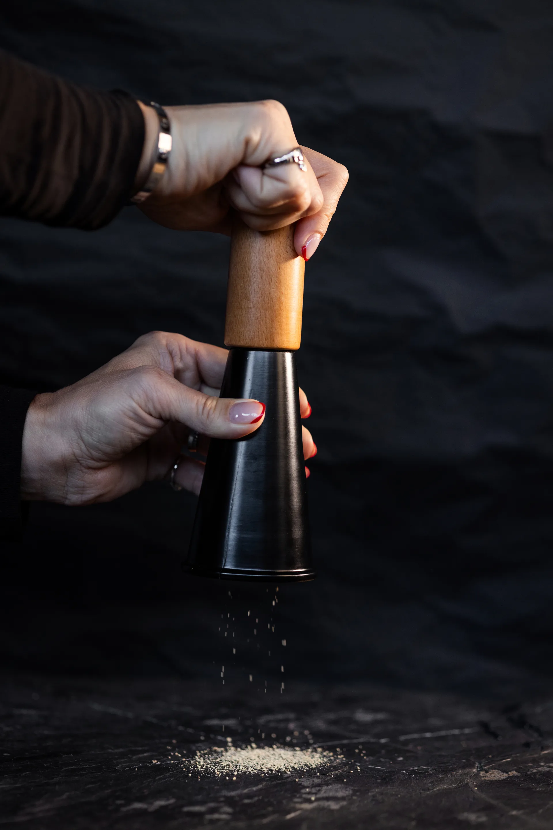 Gurken salt 和 pepper grinder 中 20.5 cm, 黑色-褐色 Sagaform