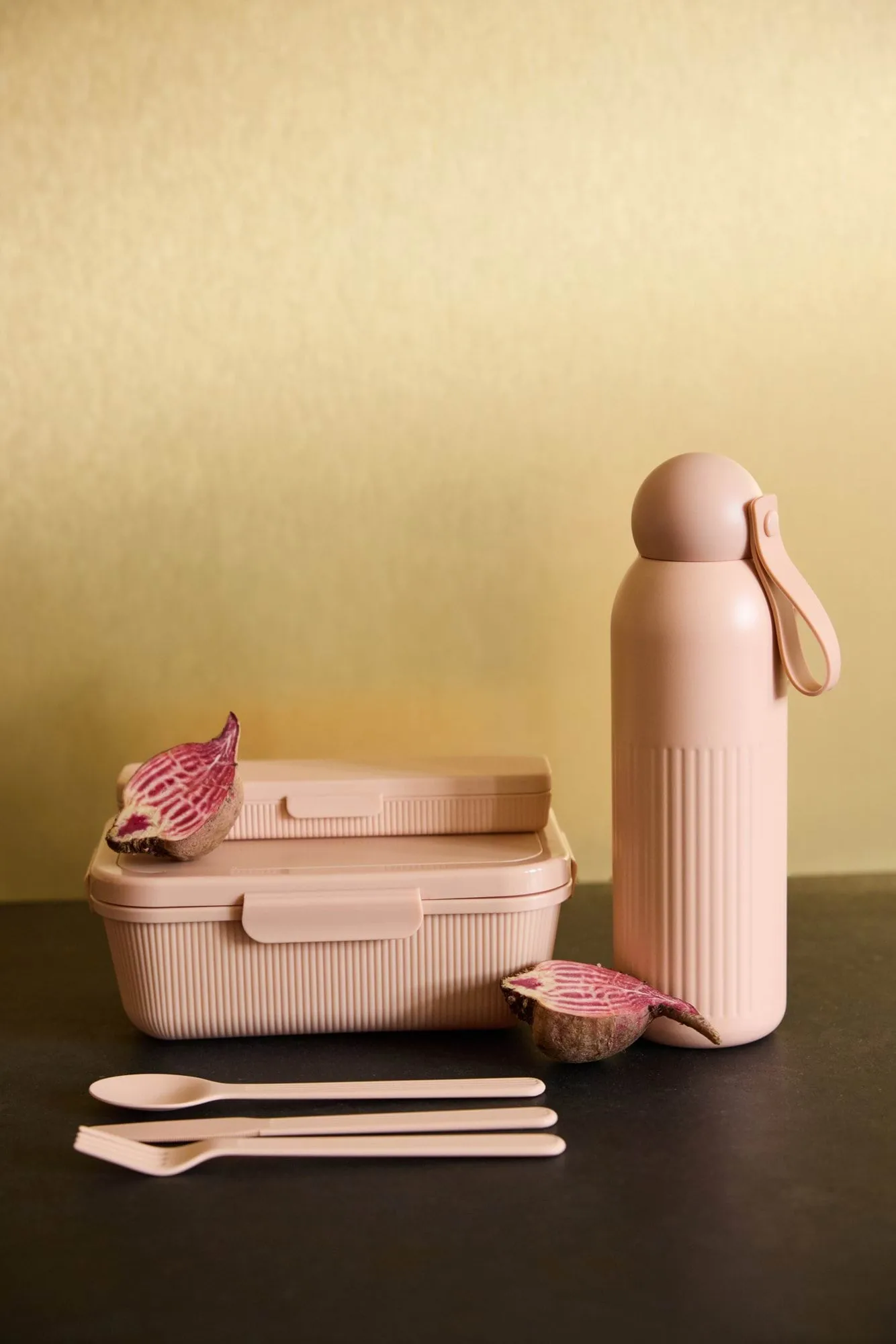 Tina 餐具套装, 粉色 Pantone 489C Sagaform