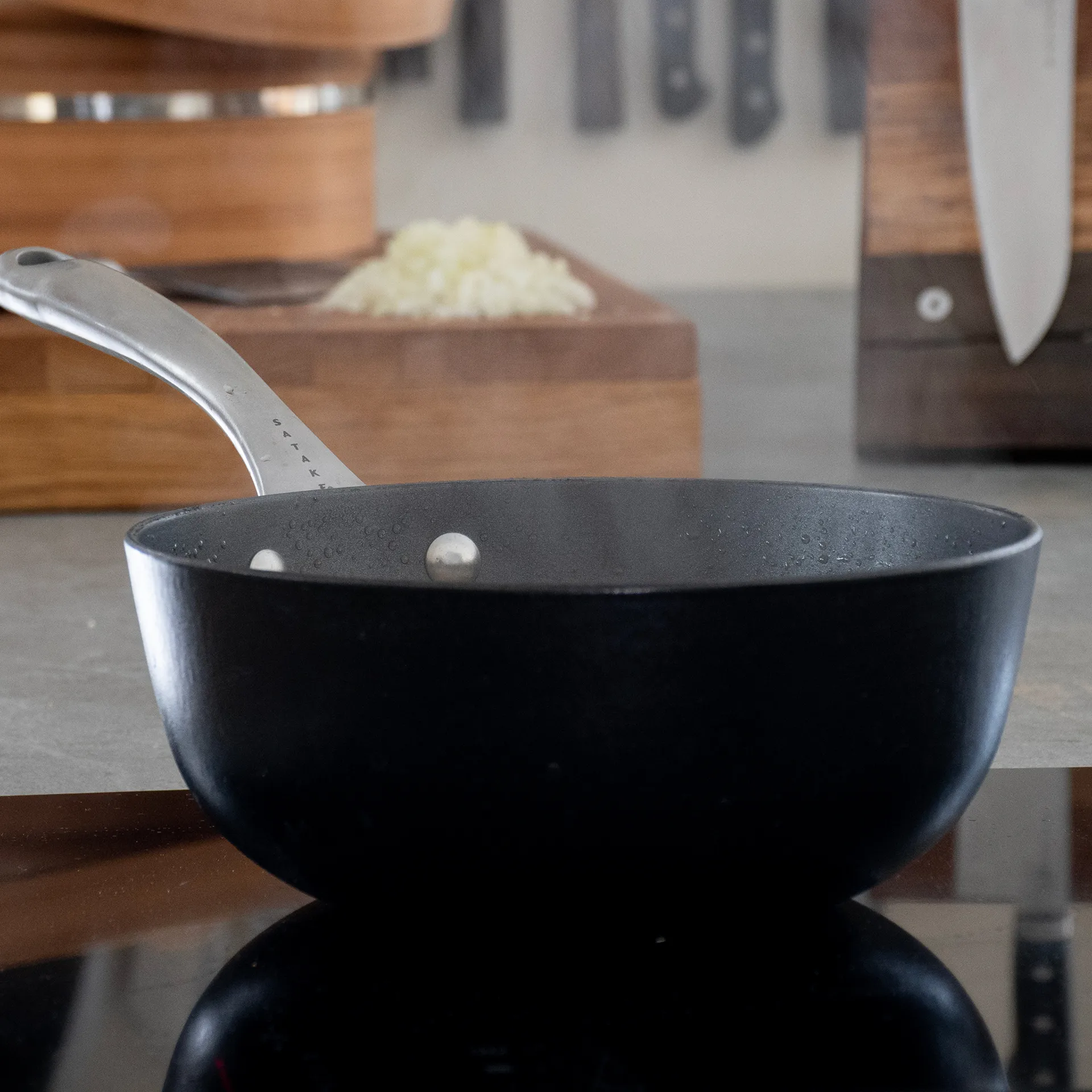 Satake sauté saucepan with glass lid 2-pieces, 2L Satake