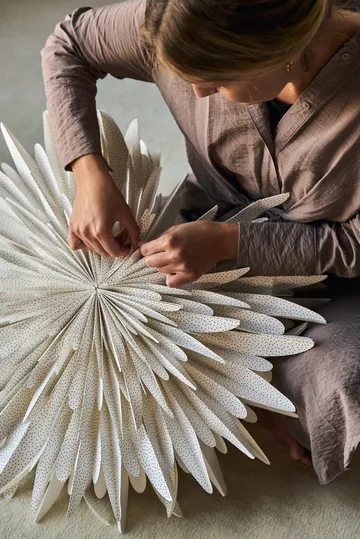 露娜降临星 白底色 斑点装饰  - 60cm - Scandi Living