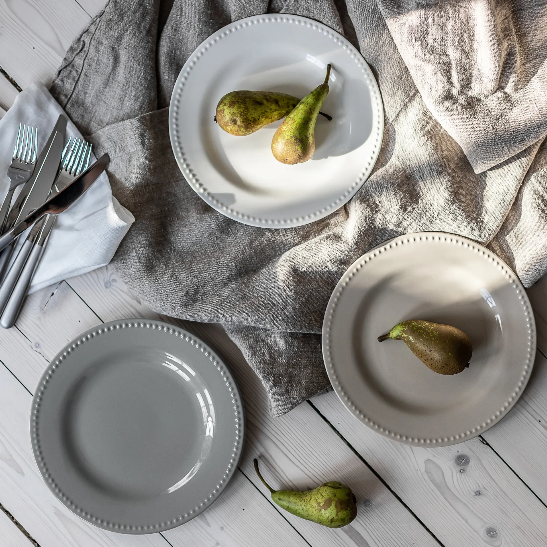 Dots 浮雕圆点 系列餐具 小号平盘_22cm_四件套装 , 白色 Scandi Living