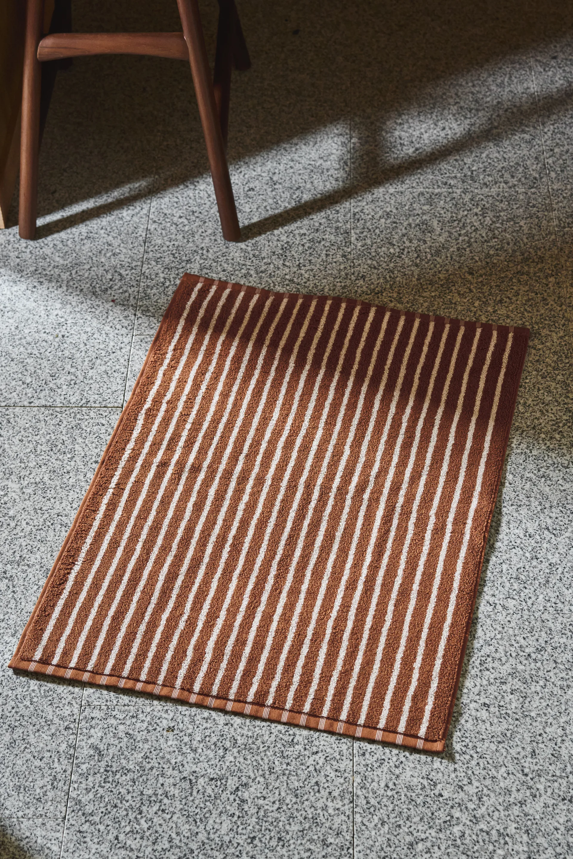 Drift 浴室地垫50x70cm, 棕色_白色 Scandi Living