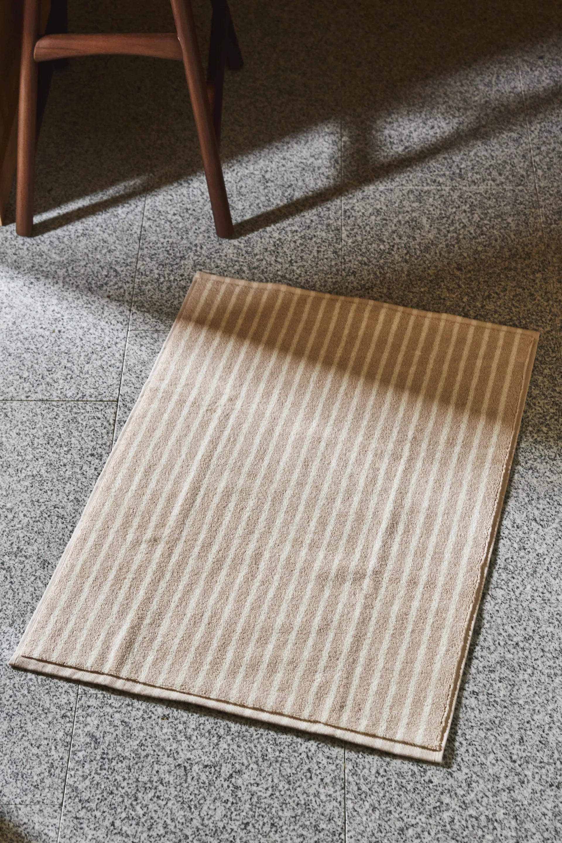 Drift 浴室地垫50x70cm, 米色_白色 Scandi Living