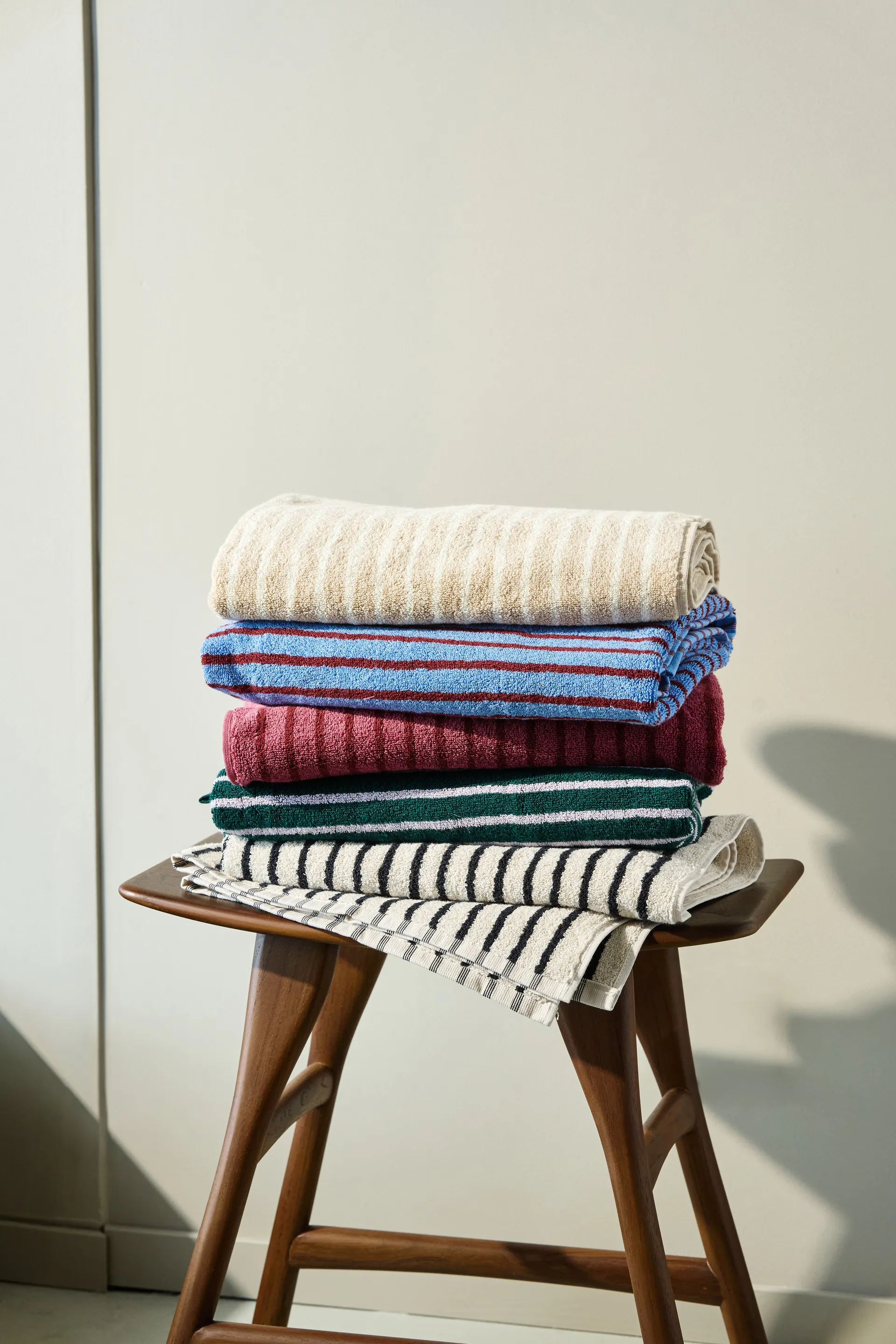 漫游系列 Drift 浴巾 70x140 cm, 米色-白色 Scandi Living