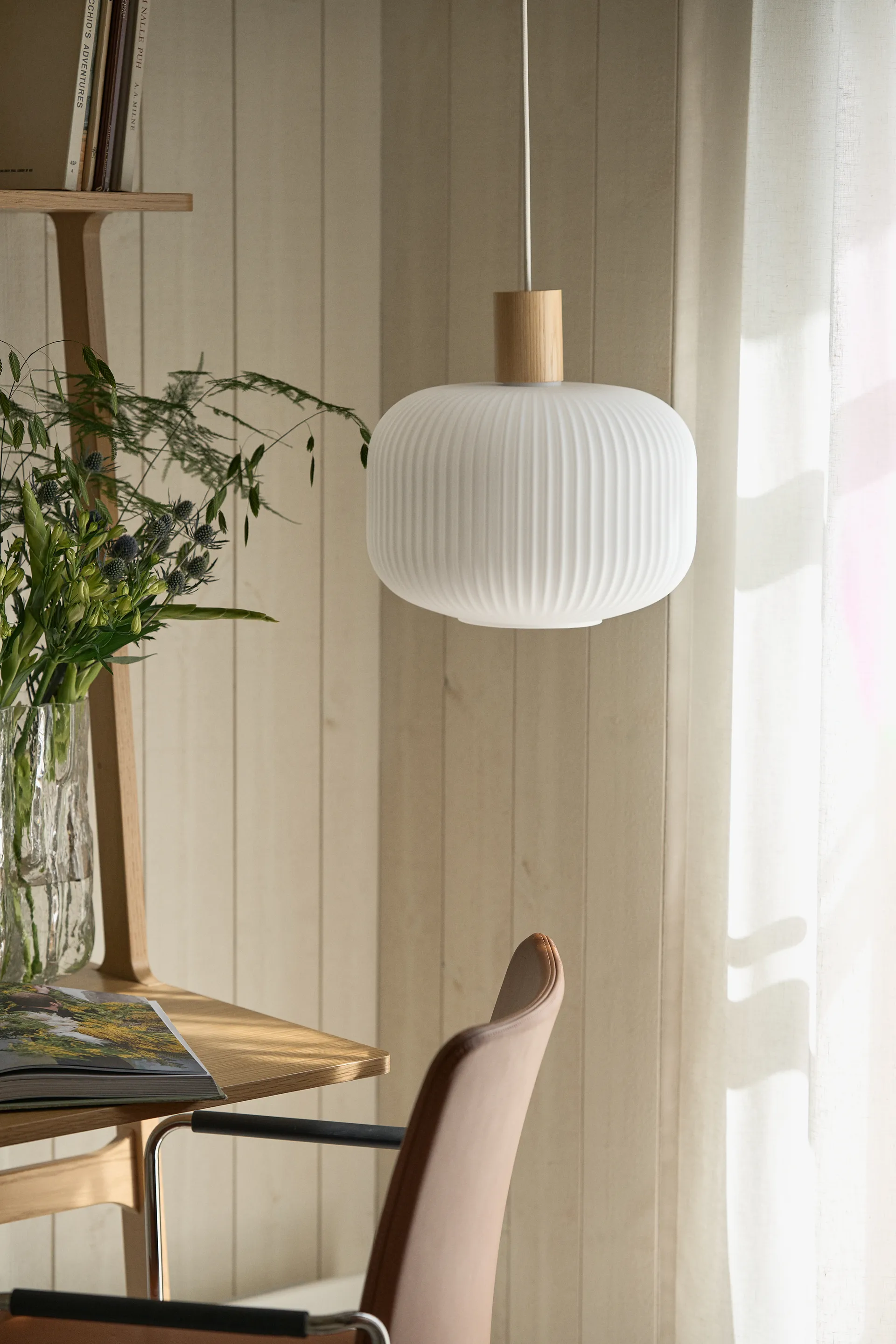 Fair 岑白 吊灯 Ø30 cm, 磨砂玻璃_浅木色 Scandi Living