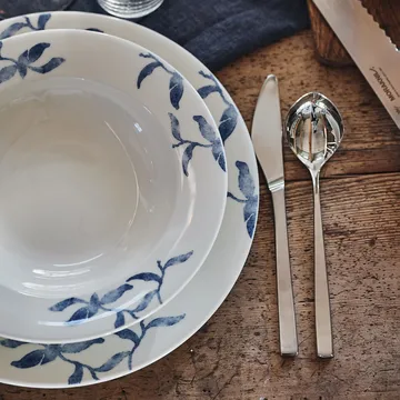 海蓝草 Havspil  北欧设计瓷器套装 23cm 深盘四件套装 - 蓝白色 - Scandi Living