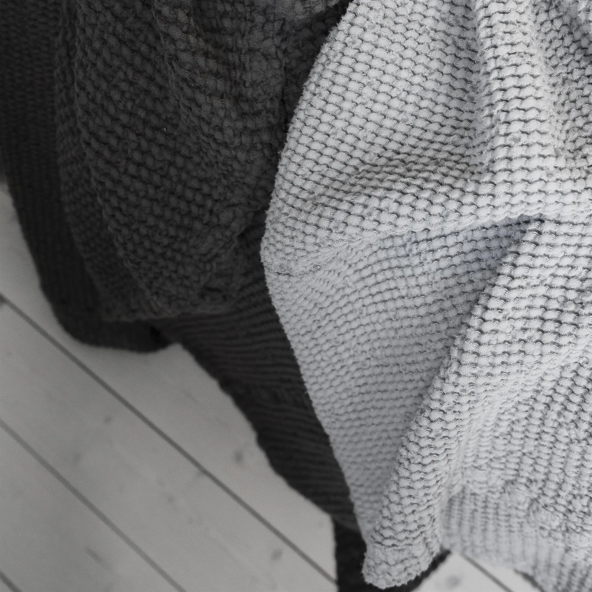 Moss  床罩 260x260 cm, charcoal (灰色) Scandi Living