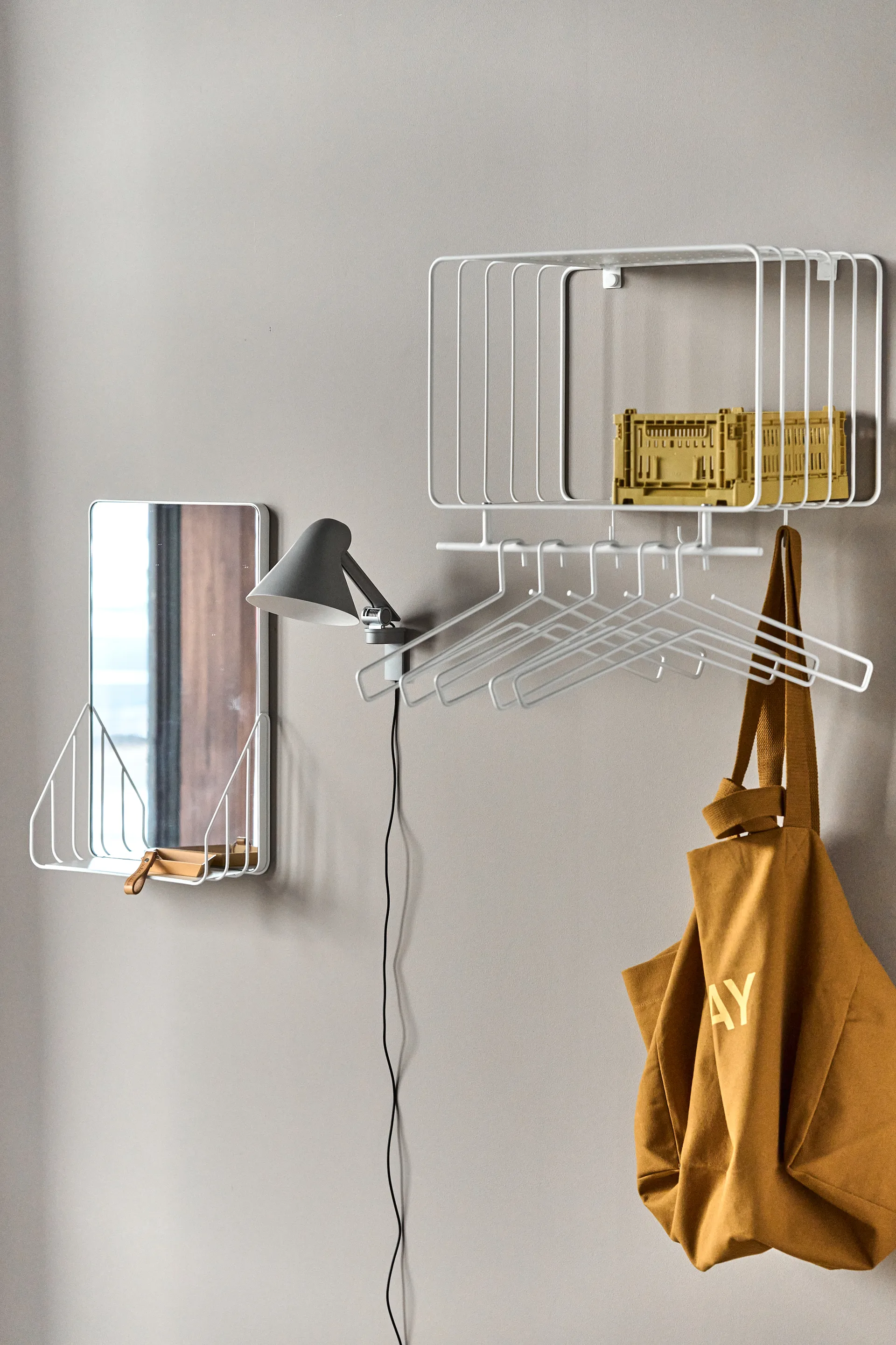 Nod 北欧极简风 入户墙面镜带架子 30x50cm, 白色 Scandi Living