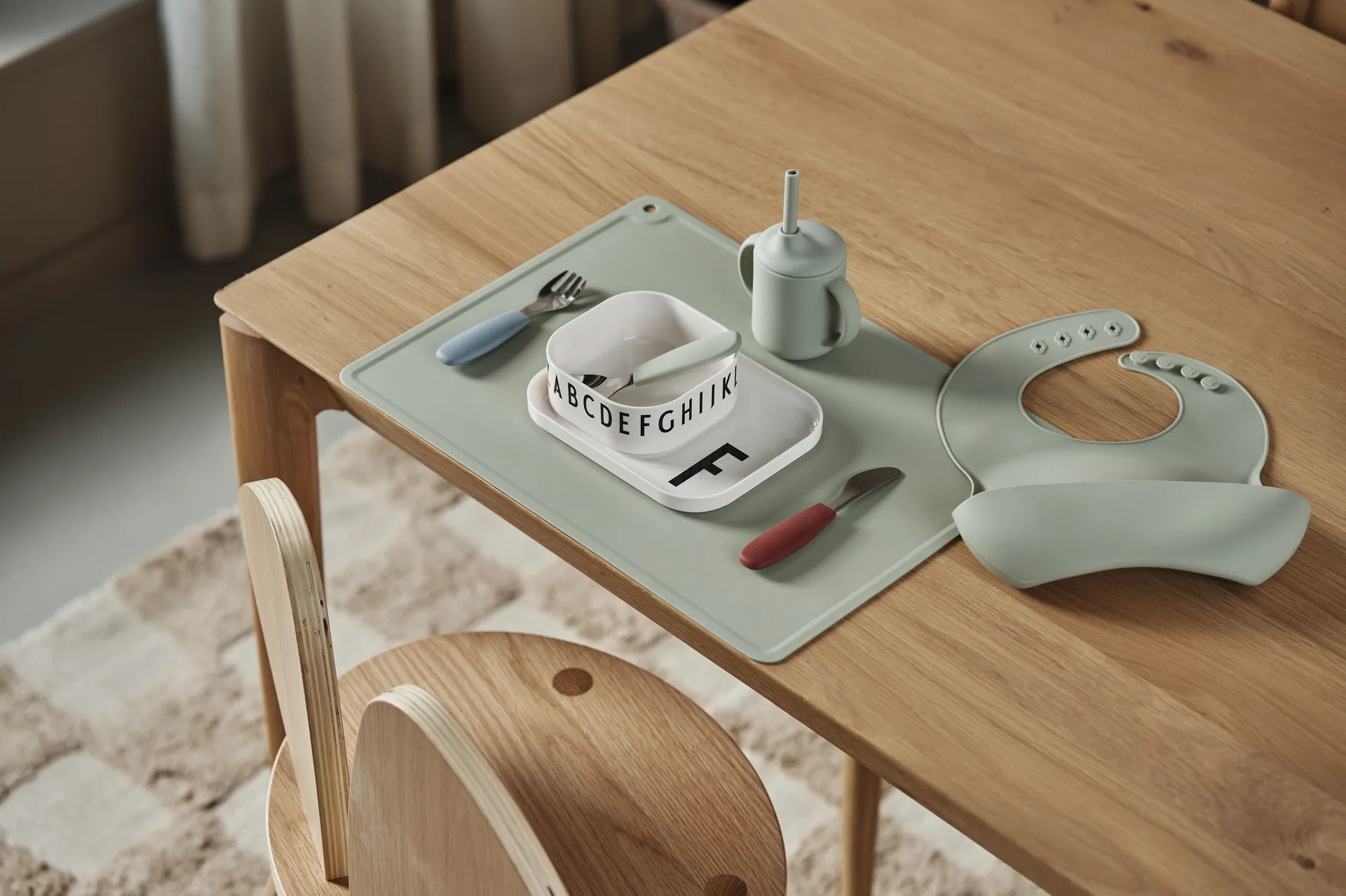 Silly bib silicone 两件套装, 绿色-蓝色 Scandi Living