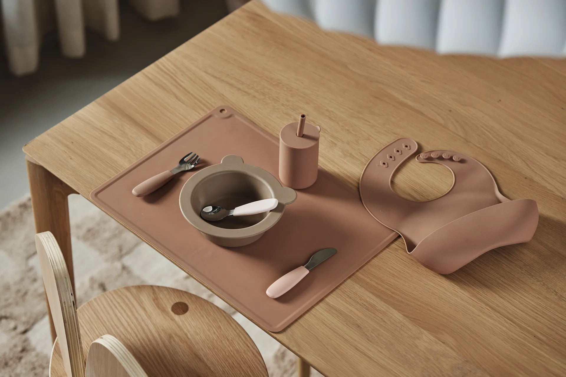 Silly bib silicone 两件套装, 香草榛果色 Scandi Living