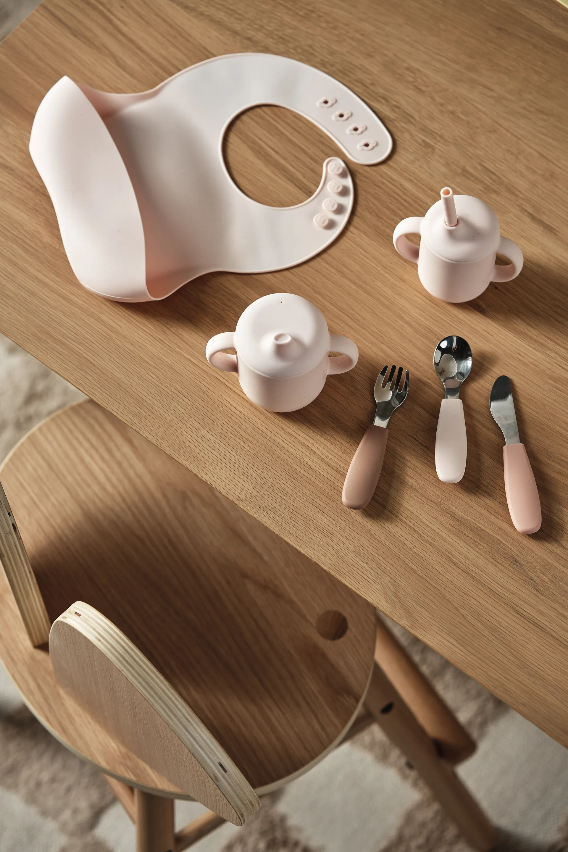 Silly bib silicone 两件套装, 浅粉柠檬色 Scandi Living