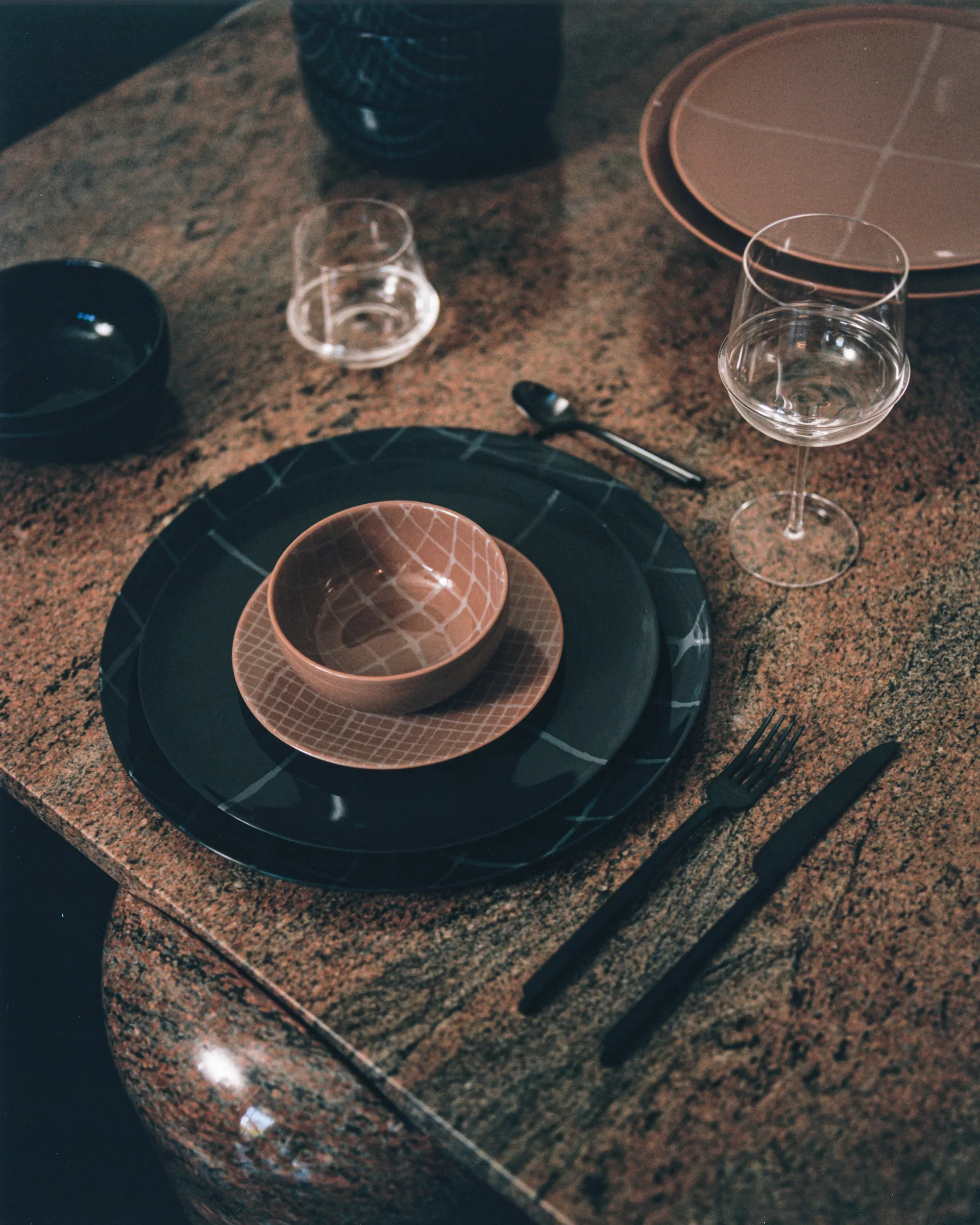 Zuma 盘子 M Ø28 cm 两件套装, 土黄赭 Serax