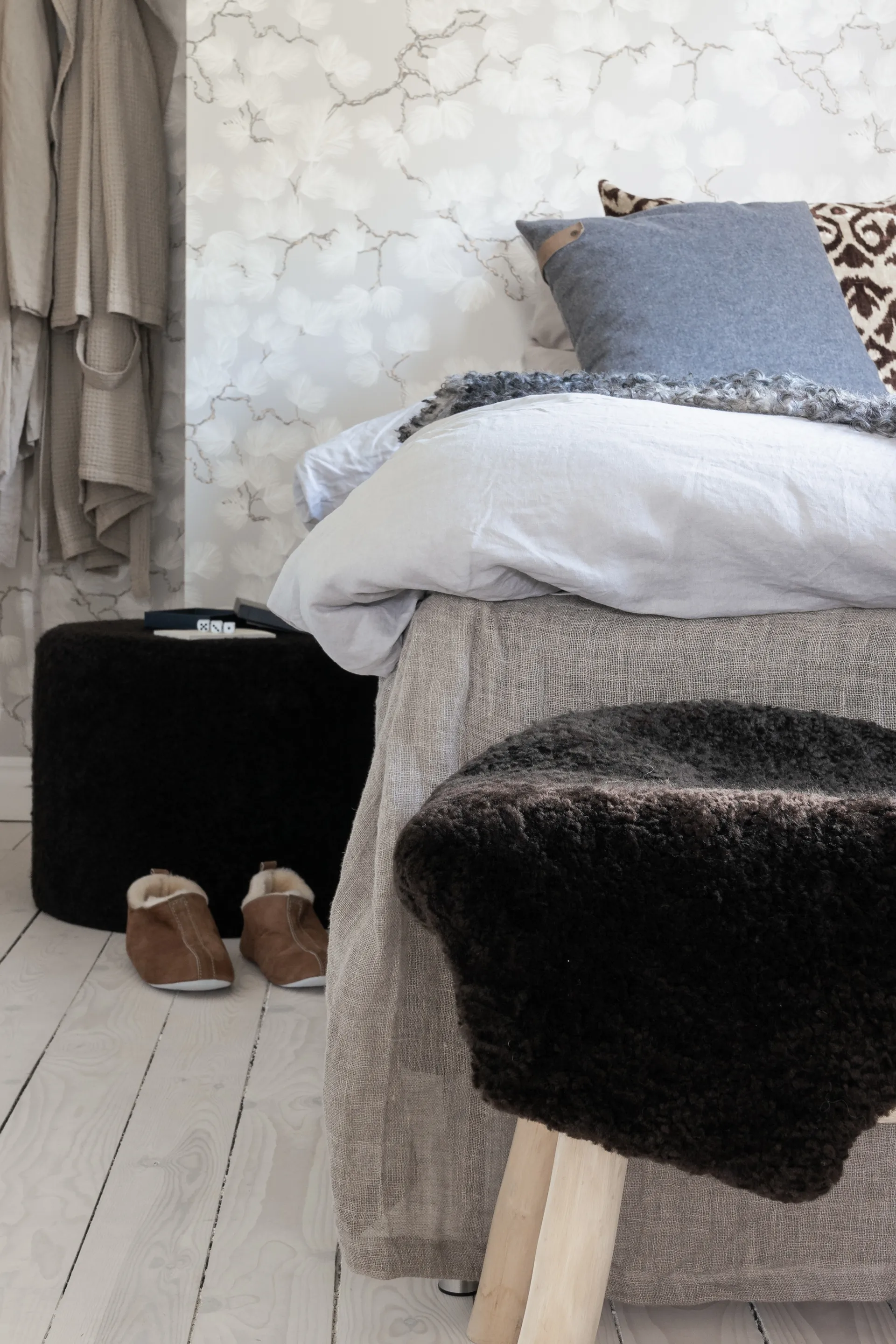 Shepherd pouf Frida 50x40 cm, dark 棕色 Shepherd of Sweden