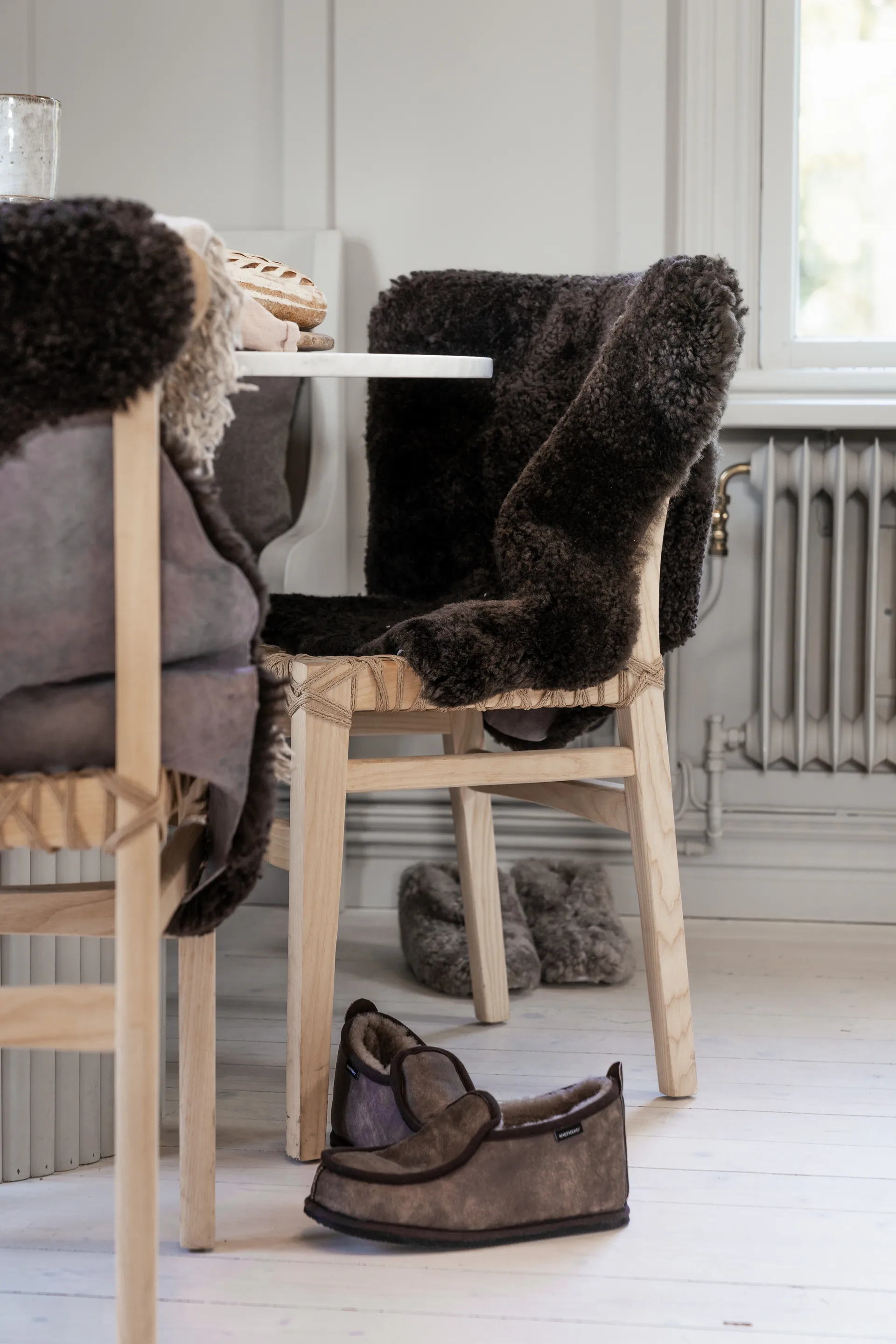 Shepherd sheepskin Ella, dark 棕色 Shepherd of Sweden