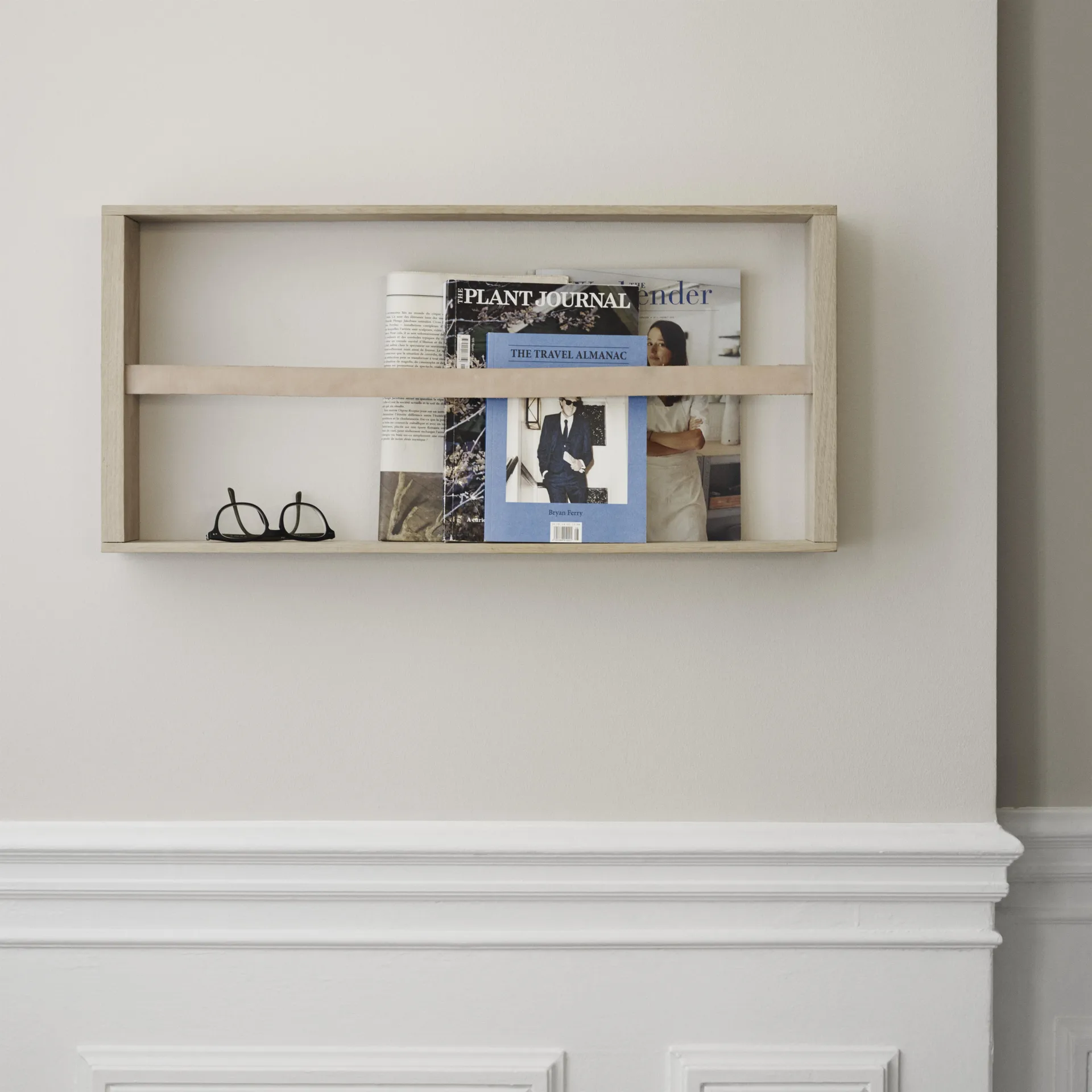 Norr magazine holder, oak Skagerak