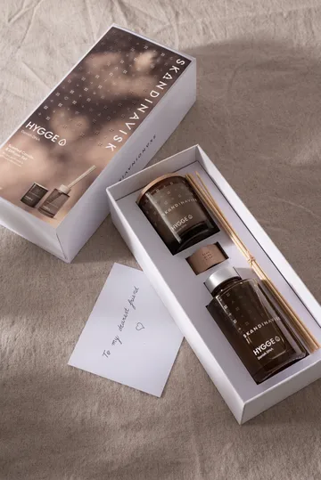 HYGGE 香薰蜡烛与藤条香薰 - 65g_100ml - Skandinavisk