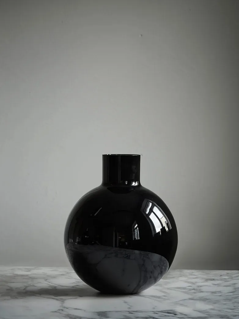 Pallo 花瓶, 黑色_31cm Skrufs Glasbruk