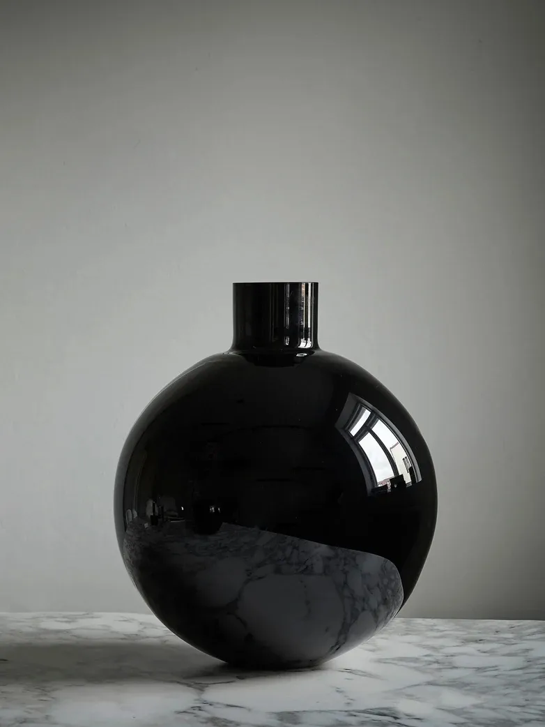 Pallo 花瓶, 黑色_37cm Skrufs Glasbruk