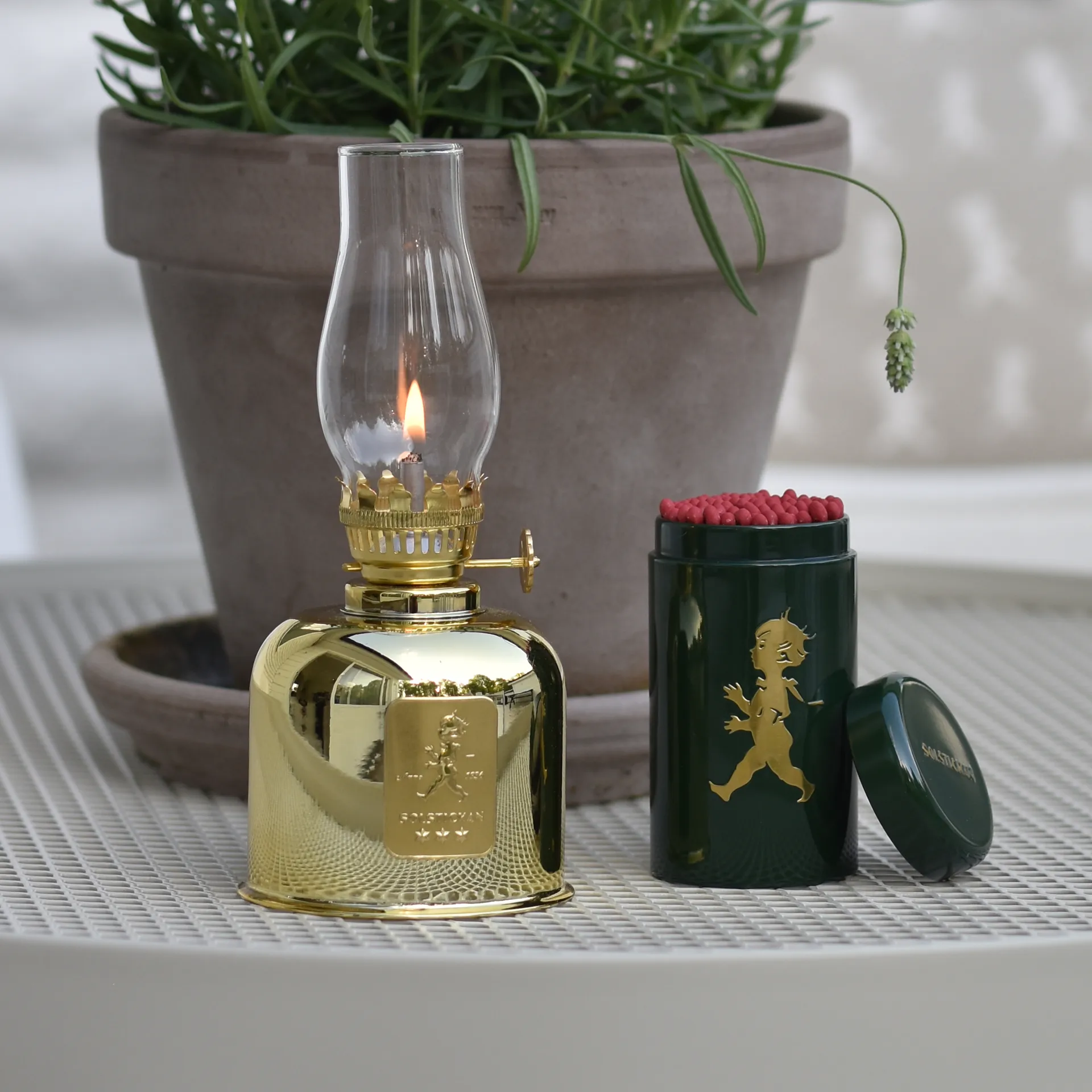 Solstickan paraffin 灯, 金色 Solstickan Design