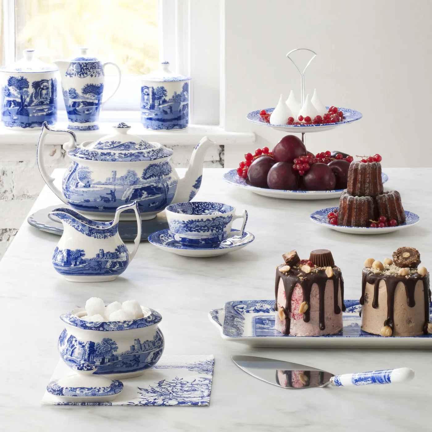 Blue Italian茶杯带碟, 200ml_7盎司 Spode